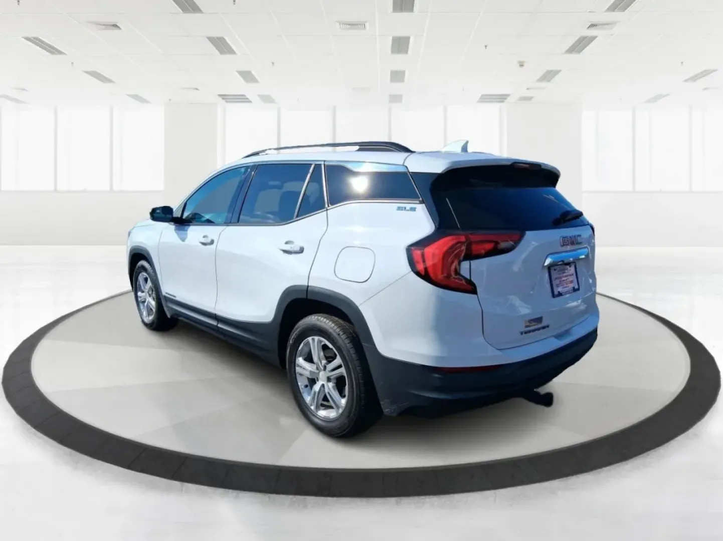 2019 GMC Terrain SLE (3GKALMEV4KL) with an 1.4L L4 DOHC 16V TURBO engine, 6A transmission, located at 1184 Kauffman Ave, Fairborn, OH, 45324, (937) 908-9800, 39.807072, -84.030914 - Picture your next week: easy commuting to Wright-Patterson AFB, grocery runs that don't feel like a puzzle, and a weekend escape to John Bryan State Park with room for everyone and everything. This 2019 GMC Terrain SLE in Summit White is the kind of practical, comfortable SUV that fits real life in - Photo#3