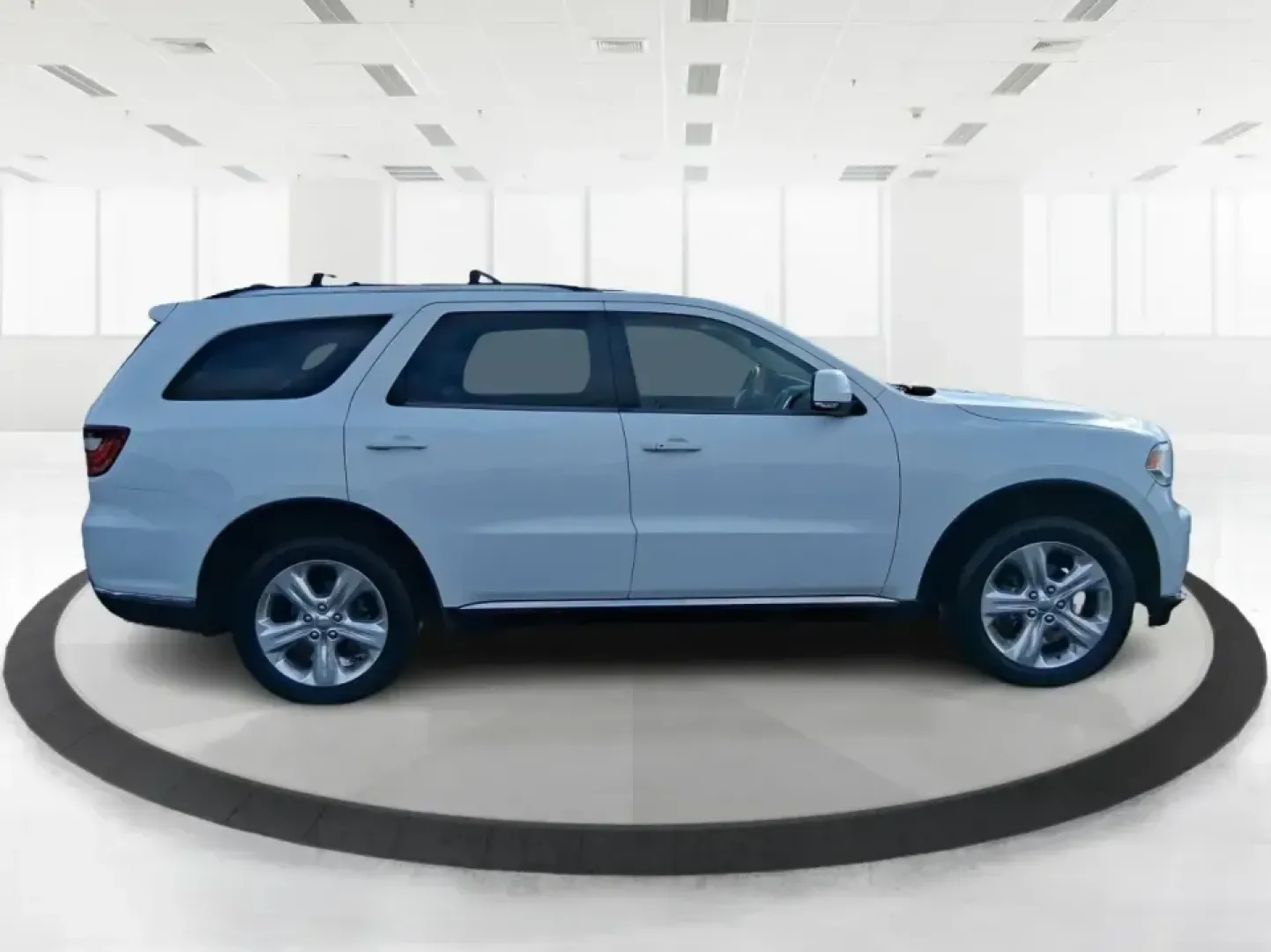 2015 Dodge Durango Limited (1C4RDJDG8FC) with an 3.6L V6 DOHC 24V engine, 8-Speed Automatic transmission, located at 1230 East Main St, Xenia, OH, 45385, (937) 908-9800, 39.688026, -83.910172 - Pack up the kids, load the cooler, and point the nose toward a weekend getaway-this 2015 Dodge Durango Limited is the kind of SUV that makes everyday life in West Central Ohio easier, from school drop-offs to road trips and everything in between. With confident 4WD/AWD capability, three-row flexibil - Photo#1