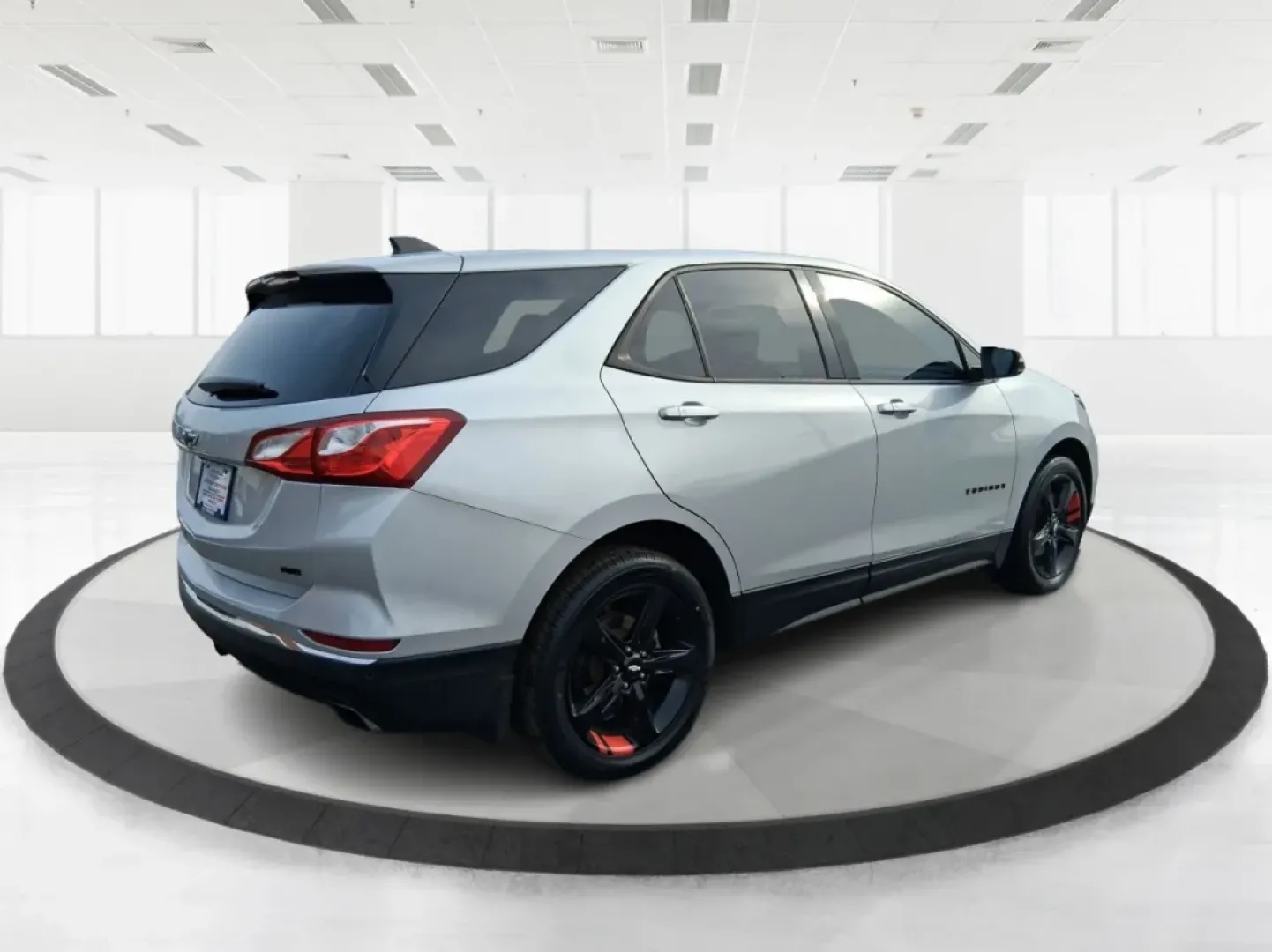 2019 Chevrolet Equinox LT (2GNAXVEX8K6) with an 2L I-4 gasoline direct injection engine, 9A transmission, located at 880 E. National Road, Vandalia, OH, 45377, (937) 908-9800, 39.891918, -84.183594 - Picture your next week: easy school drop-offs, a smooth I675 commute, and a weekend escape to Carriage Hill MetroPark or a quick run to The Greene-without worrying about space, traction, or comfort. This 2019 Chevrolet Equinox LT is built for real life in Riverside, Ohio, giving you SUV practicality - Photo#2