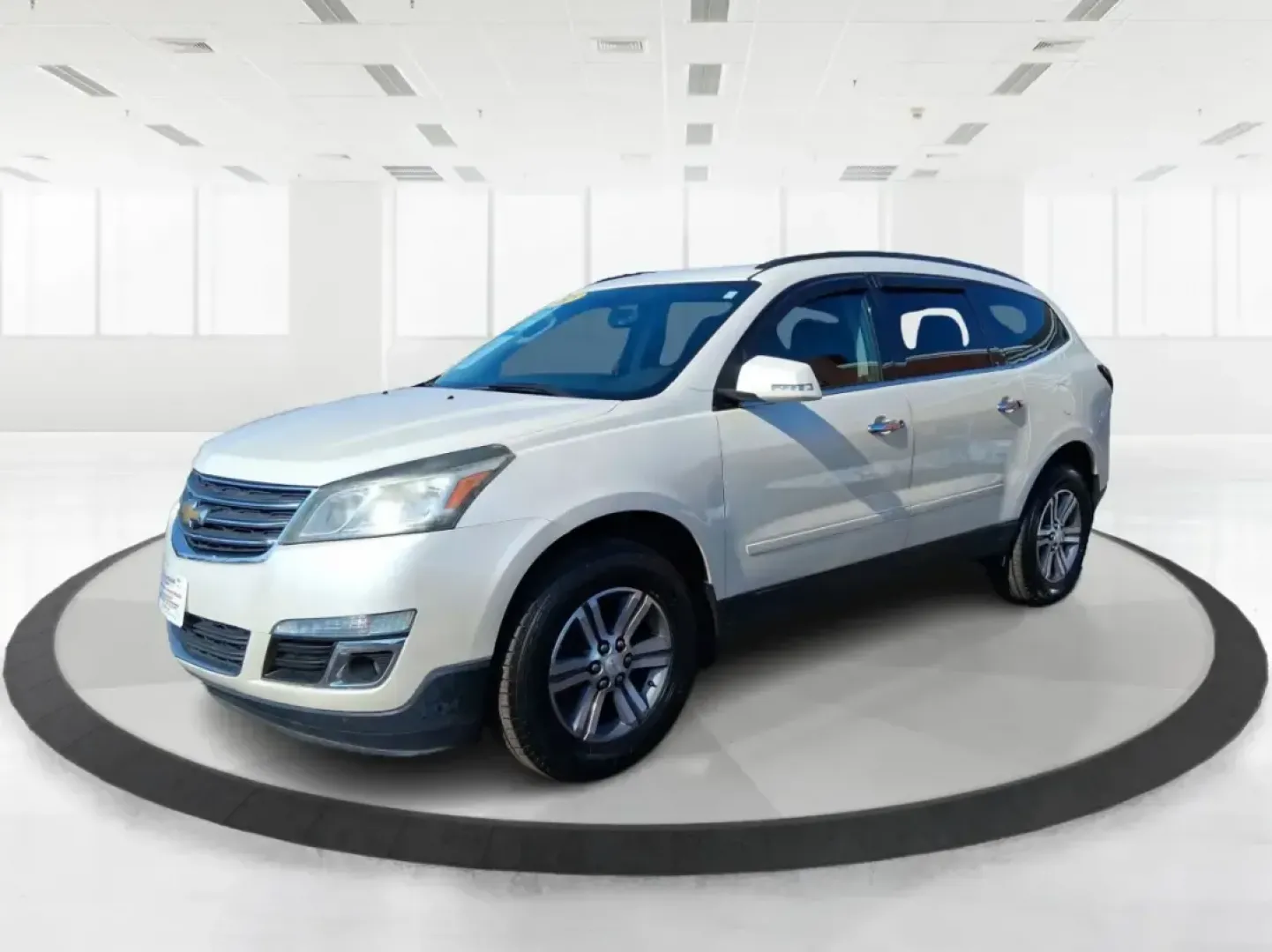 2015 Chevrolet Traverse 1LT (1GNKRGKD6FJ) with an 3.6L V-6 gasoline direct injection engine, 6-Speed Automatic transmission, located at 401 Woodman Dr, Riverside, OH, 45431, (937) 908-9800, 39.760899, -84.123421 - Pack up the kids, load the stroller and sports gear, and point the nose toward a weekend at Carillon Historical Park or a day trip down I75-this 2015 Chevrolet Traverse 1LT is the kind of roomy, confidence-inspiring SUV that makes family life and busy schedules feel easier. With three-row versatilit - Photo#8