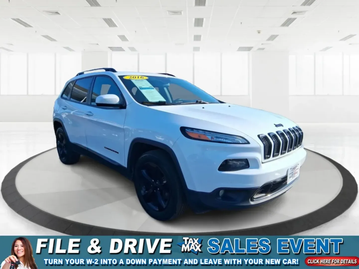 2016 Jeep Cherokee Altitude (1C4PJMCB5GW) with an 2.4L L4 DOHC 16V engine, 9A transmission, located at 880 E. National Road, Vandalia, OH, 45377, (937) 908-9800, 39.891918, -84.183594 - Picture your next weekend: a quick grocery run to the Meijer on Benchwood, a family visit across town, then a spontaneous road trip up I75 with the cargo area packed and the confidence of 4WD when Ohio weather changes its mind. This 2016 Jeep Cherokee Altitude is the kind of versatile crossover that - Photo#0
