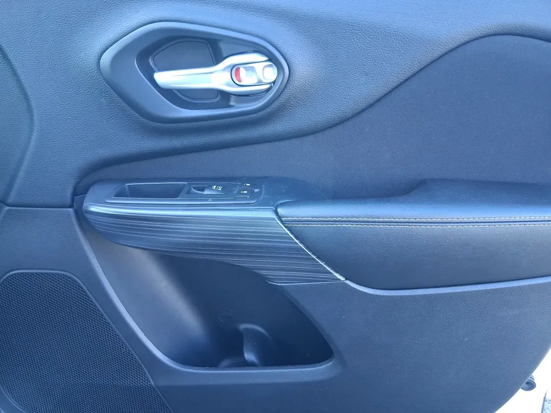 2016 Jeep Cherokee Altitude (1C4PJMCB5GW) with an 2.4L L4 DOHC 16V engine, 9A transmission, located at 880 E. National Road, Vandalia, OH, 45377, (937) 908-9800, 39.891918, -84.183594 - Picture your next weekend: a quick grocery run to the Meijer on Benchwood, a family visit across town, then a spontaneous road trip up I75 with the cargo area packed and the confidence of 4WD when Ohio weather changes its mind. This 2016 Jeep Cherokee Altitude is the kind of versatile crossover that - Photo#20