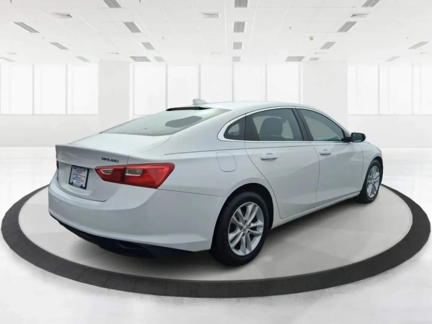 2018 Chevrolet Malibu LT (1G1ZD5ST9JF) with an ECOTEC 1.5L I-4 gasoline direct injection engine, 6A transmission, located at 4508 South Dixie Dr, Moraine, OH, 45439, (937) 908-9800, 39.689976, -84.218452 - Need a dependable commuter that still feels comfortable for date night in the Oregon District, errands around Dayton Mall, or a quick weekend drive up I75? This 2018 Chevrolet Malibu LT is a smart, real-world sedan that fits busy schedules-easy to park, smooth on long stretches of South Dixie Drive, - Photo#2