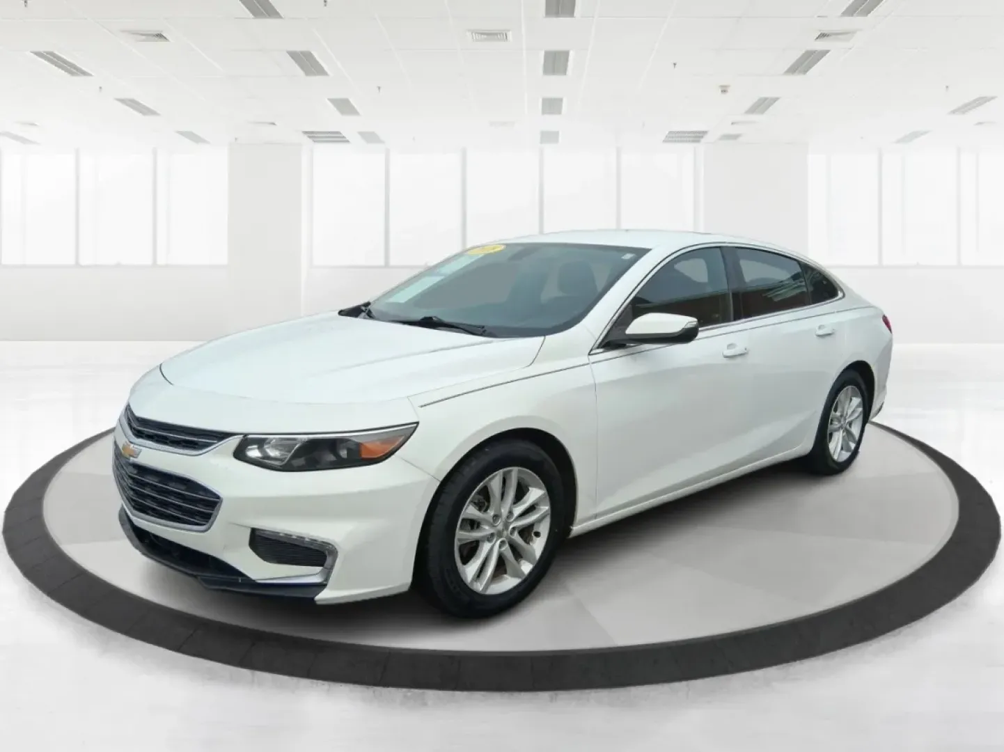 2018 Chevrolet Malibu LT (1G1ZD5ST9JF) with an ECOTEC 1.5L I-4 gasoline direct injection engine, 6A transmission, located at 4508 South Dixie Dr, Moraine, OH, 45439, (937) 908-9800, 39.689976, -84.218452 - Need a dependable commuter that still feels comfortable for date night in the Oregon District, errands around Dayton Mall, or a quick weekend drive up I75? This 2018 Chevrolet Malibu LT is a smart, real-world sedan that fits busy schedules-easy to park, smooth on long stretches of South Dixie Drive, - Photo#8
