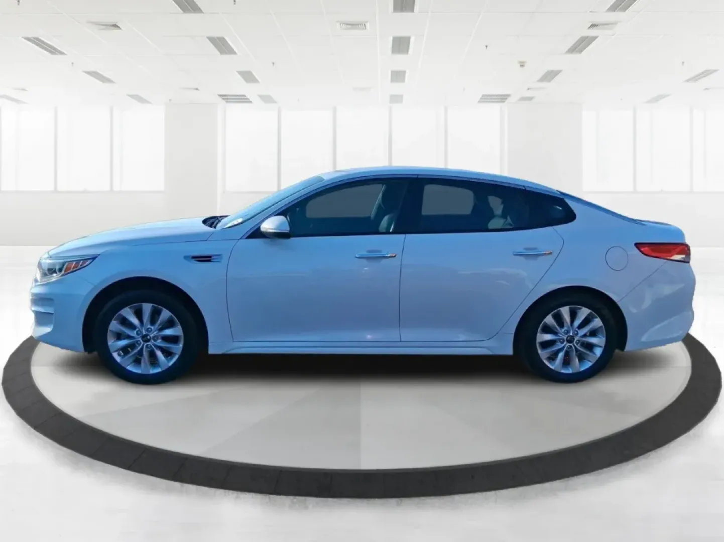 2016 Kia Optima EX (5XXGU4L31GG) with an Theta II 2.4L I-4 gasoline direct injection engine, 6A transmission, located at 880 E. National Road, Vandalia, OH, 45377, (937) 908-9800, 39.891918, -84.183594 - Whether you're a busy commuter heading down I75, a rideshare driver stacking miles, or a small family looking for a comfortable sedan for school runs and weekend errands, this 2016 Kia Optima EX is built for real-life driving in and around Vandalia, Ohio. Finished in Snow White Pearl, it delivers th - Photo#5