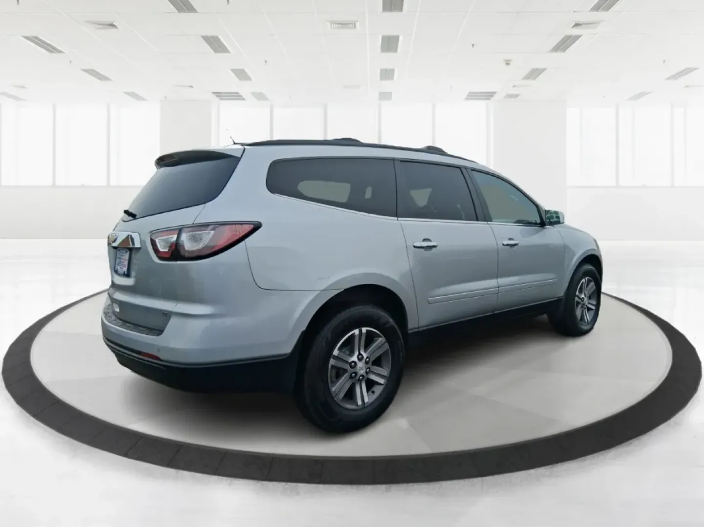 2017 Chevrolet Traverse 1LT (1GNKRGKD2HJ) with an 3.6L V-6 gasoline direct injection engine, 6A transmission, located at 1230 East Main St, Xenia, OH, 45385, (937) 908-9800, 39.688026, -83.910172 - Need one vehicle that can handle school drop-offs, long commutes to Dayton, and weekend road trips to Caesar Creek State Park without feeling cramped? This **2017 Chevrolet Traverse 1LT** is built for real-life Ohio schedules-roomy for growing families, comfortable for daily driving, and versatile e - Photo#2