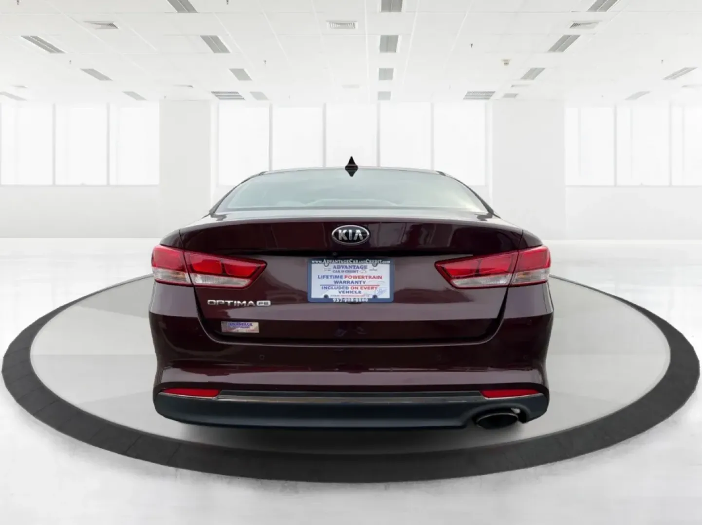 2016 Kia Optima LX (5XXGT4L32GG) with an Theta II 2.4L I-4 gasoline direct injection engine, 6A transmission, located at 1184 Kauffman Ave, Fairborn, OH, 45324, (937) 908-9800, 39.807072, -84.030914 - Picture your next week going smoother: an easy morning commute down I-675, a quick run to The Mall at Fairfield Commons, and a comfortable weekend drive past Wright State University or out toward the National Museum of the U.S. Air Force-without stressing about your budget. This 2016 Kia Optima LX s - Photo#3