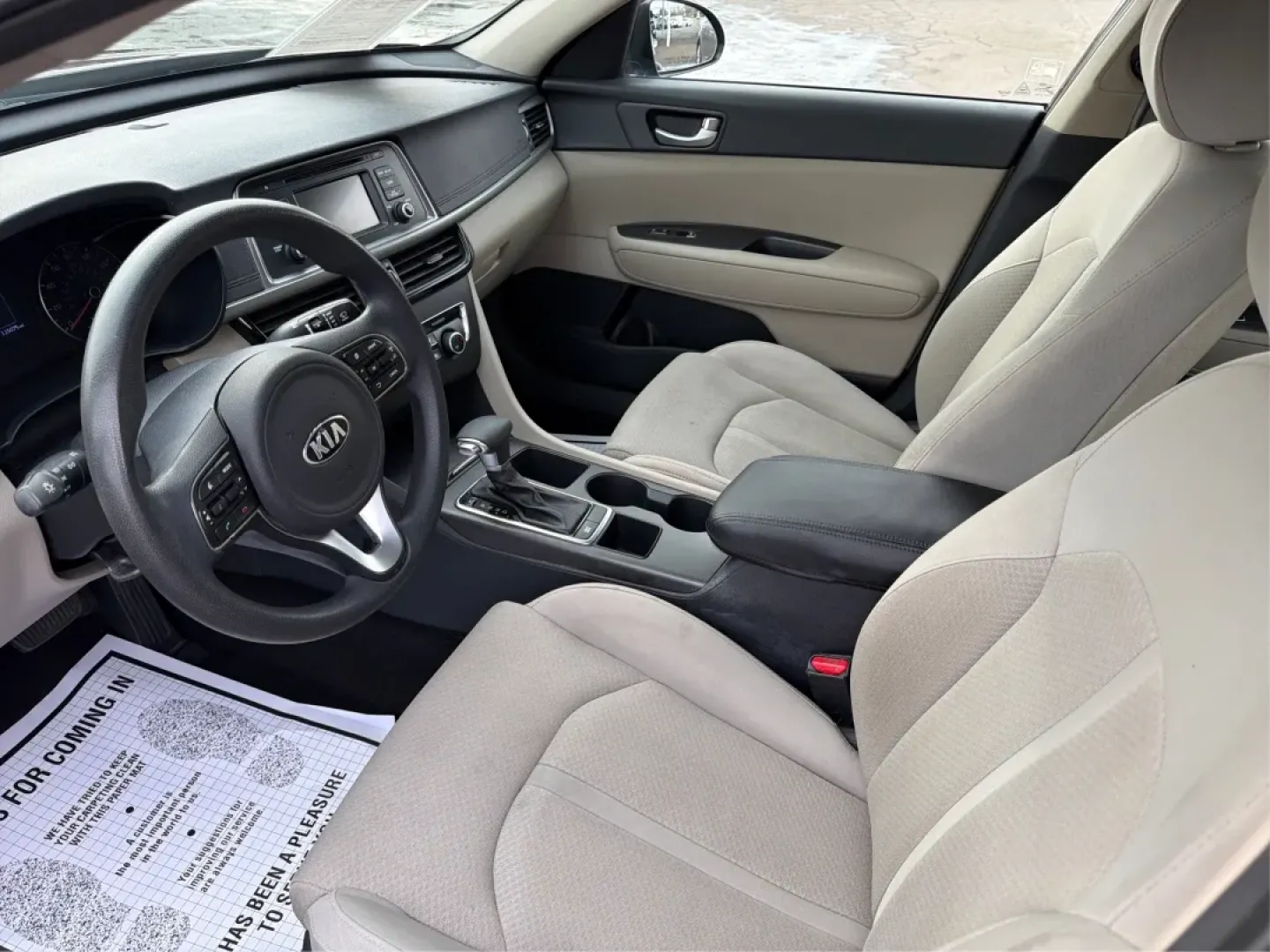 2016 Kia Optima LX (5XXGT4L32GG) with an Theta II 2.4L I-4 gasoline direct injection engine, 6A transmission, located at 1184 Kauffman Ave, Fairborn, OH, 45324, (937) 908-9800, 39.807072, -84.030914 - Picture your next week going smoother: an easy morning commute down I-675, a quick run to The Mall at Fairfield Commons, and a comfortable weekend drive past Wright State University or out toward the National Museum of the U.S. Air Force-without stressing about your budget. This 2016 Kia Optima LX s - Photo#9