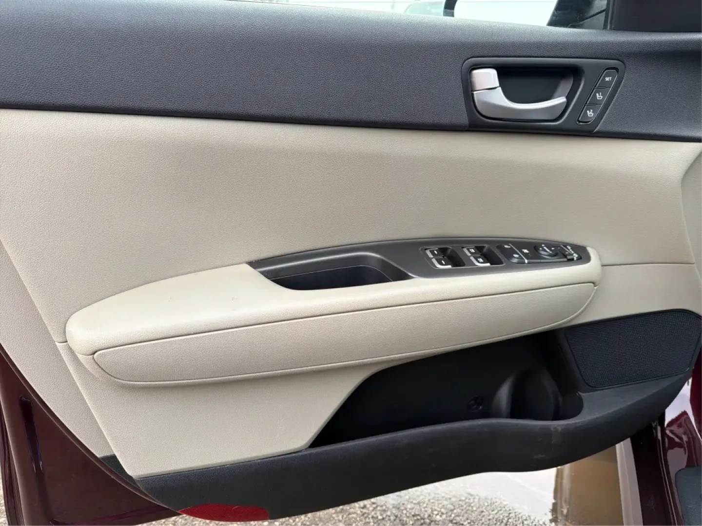 2016 Kia Optima LX (5XXGT4L32GG) with an Theta II 2.4L I-4 gasoline direct injection engine, 6A transmission, located at 1184 Kauffman Ave, Fairborn, OH, 45324, (937) 908-9800, 39.807072, -84.030914 - Picture your next week going smoother: an easy morning commute down I-675, a quick run to The Mall at Fairfield Commons, and a comfortable weekend drive past Wright State University or out toward the National Museum of the U.S. Air Force-without stressing about your budget. This 2016 Kia Optima LX s - Photo#19