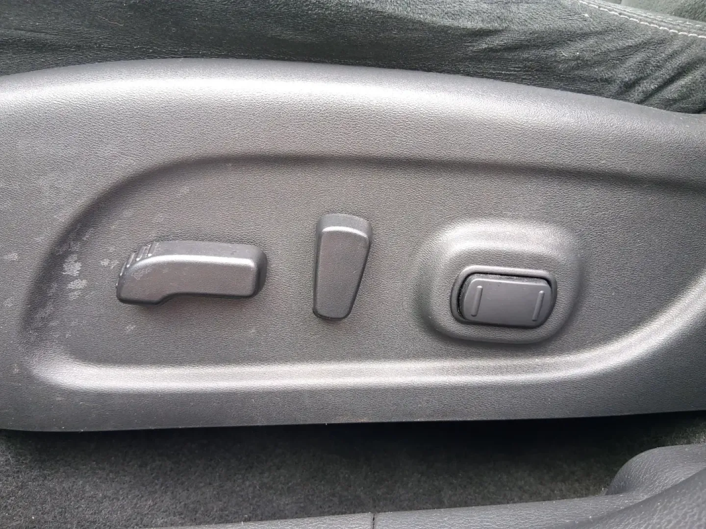 2018 Nissan Murano SV (5N1AZ2MH5JN) with an 3.5L V-6 DOHC engine, CVT transmission, located at 1184 Kauffman Ave, Fairborn, OH, 45324, (937) 908-9800, 39.807072, -84.030914 - Road trips to Yellow Springs, daily commutes down I675, or weekend errands between Wright-Patt and Fairfield Commons-this 2018 Nissan Murano SV is the kind of comfortable, confidence-inspiring SUV that fits real life in Fairborn. With its bold Cayenne Red Metallic finish, roomy cabin, and smart tech - Photo#17