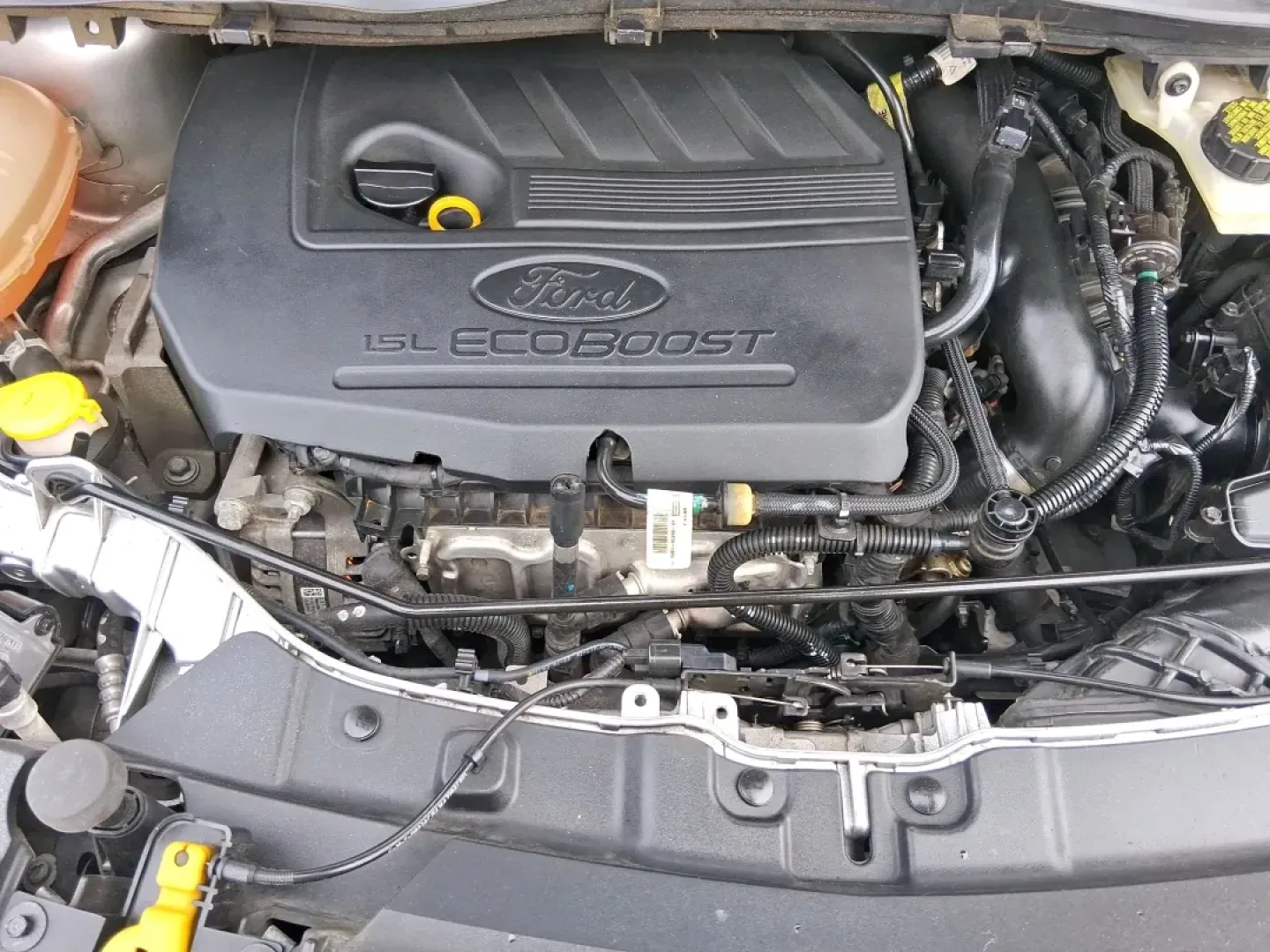 2017 Ford Escape SE (1FMCU0GD5HU) with an 1.5L L4 DOHC 16V engine, 6A transmission, located at 1099 N County Rd 25A, Troy, OH, 45373, (937) 908-9800, 40.057079, -84.212883 - Picture your next Ohio weekend: a quick run up I75 for errands, a family day at Treasure Island Park, or a spontaneous road trip to Dayton-without worrying about space, comfort, or winter-ready confidence. This 2017 Ford Escape SE SUV is built for real life in Troy, offering the easy maneuverability - Photo#11