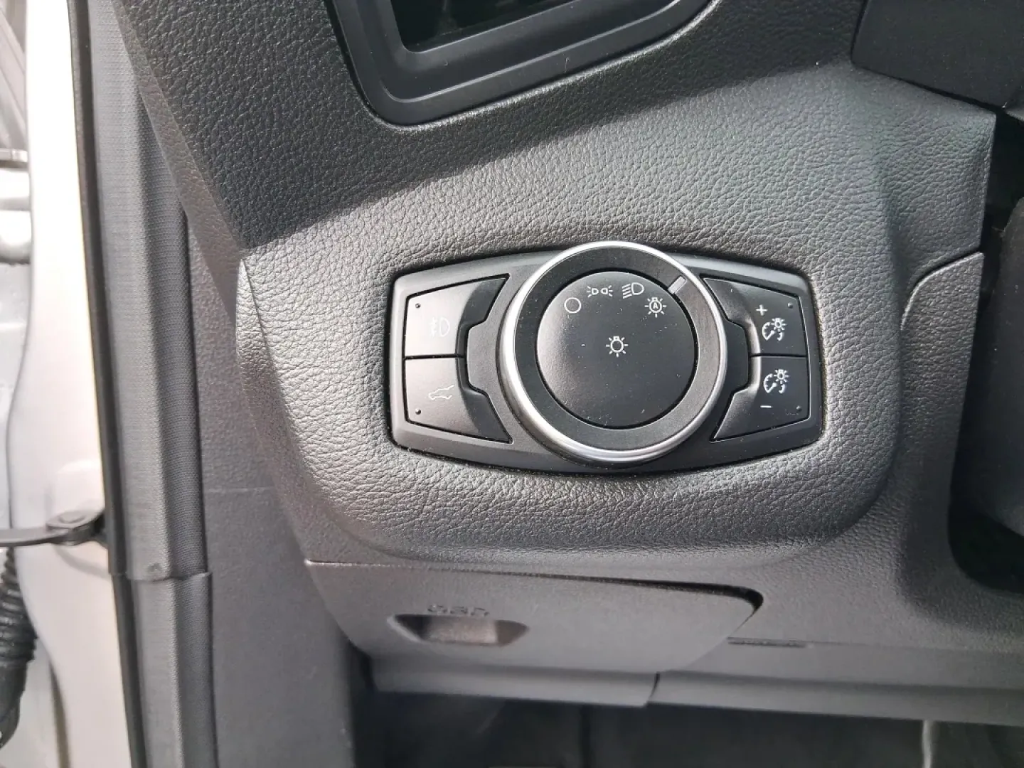 2017 Ford Escape SE (1FMCU0GD5HU) with an 1.5L L4 DOHC 16V engine, 6A transmission, located at 1099 N County Rd 25A, Troy, OH, 45373, (937) 908-9800, 40.057079, -84.212883 - Picture your next Ohio weekend: a quick run up I75 for errands, a family day at Treasure Island Park, or a spontaneous road trip to Dayton-without worrying about space, comfort, or winter-ready confidence. This 2017 Ford Escape SE SUV is built for real life in Troy, offering the easy maneuverability - Photo#17