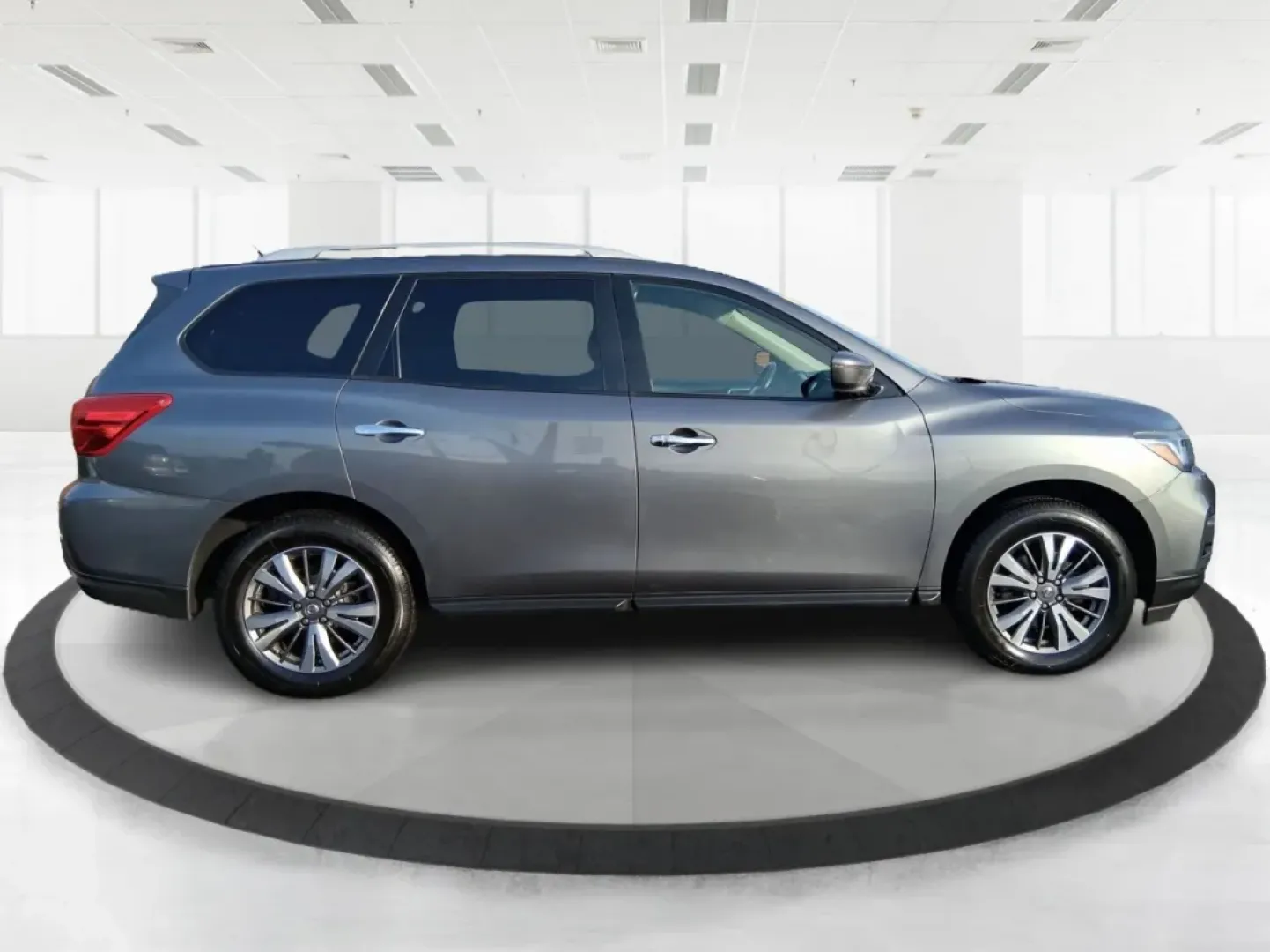 2018 Nissan Pathfinder SV (5N1DR2MM7JC) with an 3.5L V-6 gasoline direct injection engine, CVT transmission, located at 1099 N County Rd 25A, Troy, OH, 45373, (937) 908-9800, 40.057079, -84.212883 - Pack up the kids, the cooler, and the weekend plans-this 2018 Nissan Pathfinder SV is built for real life in Troy, Ohio, whether you're shuttling to practice, commuting down I75, or heading out for a road trip to the Dayton area. With three-row versatility, confident capability, and family-friendly - Photo#1