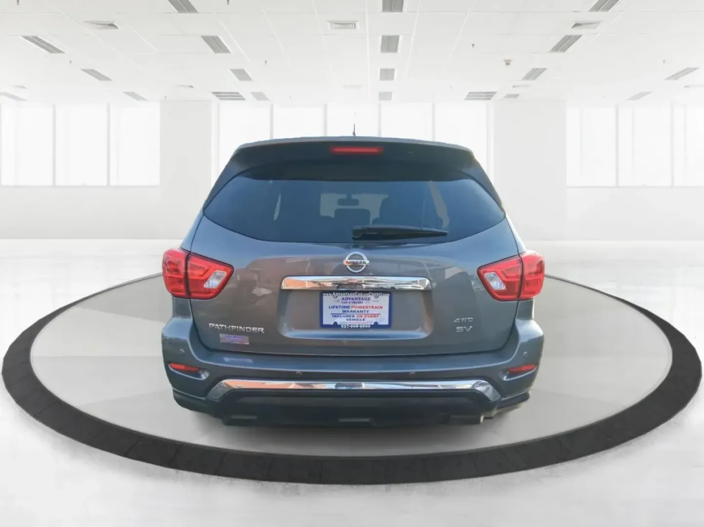 2018 Nissan Pathfinder SV (5N1DR2MM7JC) with an 3.5L V-6 gasoline direct injection engine, CVT transmission, located at 1099 N County Rd 25A, Troy, OH, 45373, (937) 908-9800, 40.057079, -84.212883 - Pack up the kids, the cooler, and the weekend plans-this 2018 Nissan Pathfinder SV is built for real life in Troy, Ohio, whether you're shuttling to practice, commuting down I75, or heading out for a road trip to the Dayton area. With three-row versatility, confident capability, and family-friendly - Photo#3