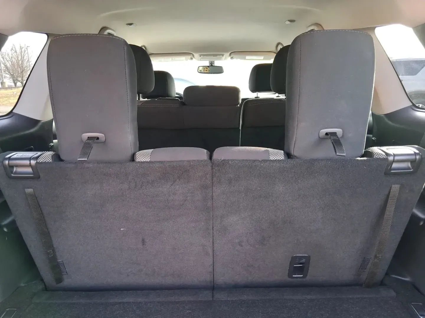 2018 Nissan Pathfinder SV (5N1DR2MM7JC) with an 3.5L V-6 gasoline direct injection engine, CVT transmission, located at 1099 N County Rd 25A, Troy, OH, 45373, (937) 908-9800, 40.057079, -84.212883 - Pack up the kids, the cooler, and the weekend plans-this 2018 Nissan Pathfinder SV is built for real life in Troy, Ohio, whether you're shuttling to practice, commuting down I75, or heading out for a road trip to the Dayton area. With three-row versatility, confident capability, and family-friendly - Photo#12