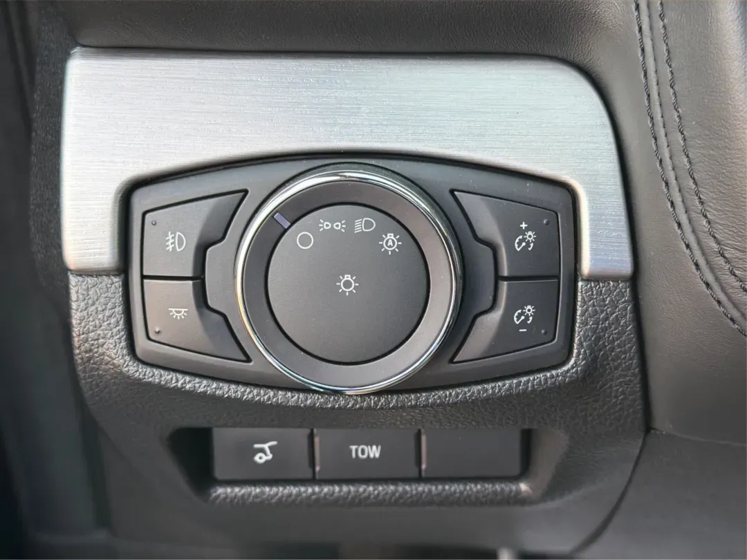 2018 Ford Explorer Platinum (1FM5K8HT1JG) with an EcoBoost 3.5L V-6 gasoline direct injection engine, 6A transmission, located at 8750 N County Rd 25A, Piqua, OH, 45356, (937) 908-9800, 40.164391, -84.232513 - Load up the family, cue the road-trip playlist, and point your weekend plans toward Indian Lake or a quick getaway down I75-this 2018 Ford Explorer Platinum is built for real-life Ohio driving. With confident 4WD/AWD traction, three-row versatility, and premium comfort, it's an ideal SUV for growing - Photo#17