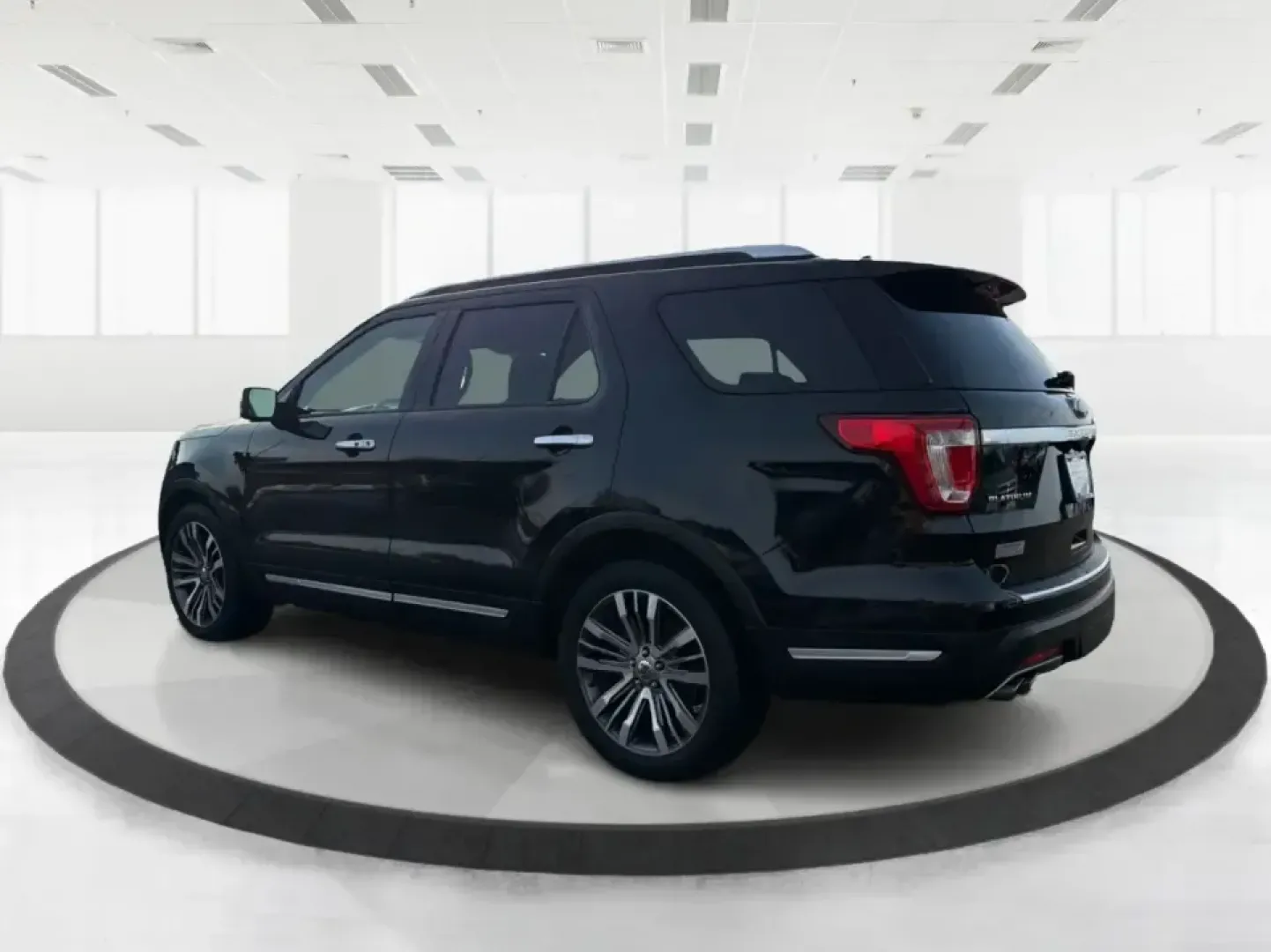 2018 Ford Explorer Platinum (1FM5K8HT1JG) with an EcoBoost 3.5L V-6 gasoline direct injection engine, 6A transmission, located at 401 Woodman Dr, Riverside, OH, 45431, (937) 908-9800, 39.760899, -84.123421 - Load up the family, cue the road-trip playlist, and point your weekend plans toward Indian Lake or a quick getaway down I75-this 2018 Ford Explorer Platinum is built for real-life Ohio driving. With confident 4WD/AWD traction, three-row versatility, and premium comfort, it's an ideal SUV for growing - Photo#4