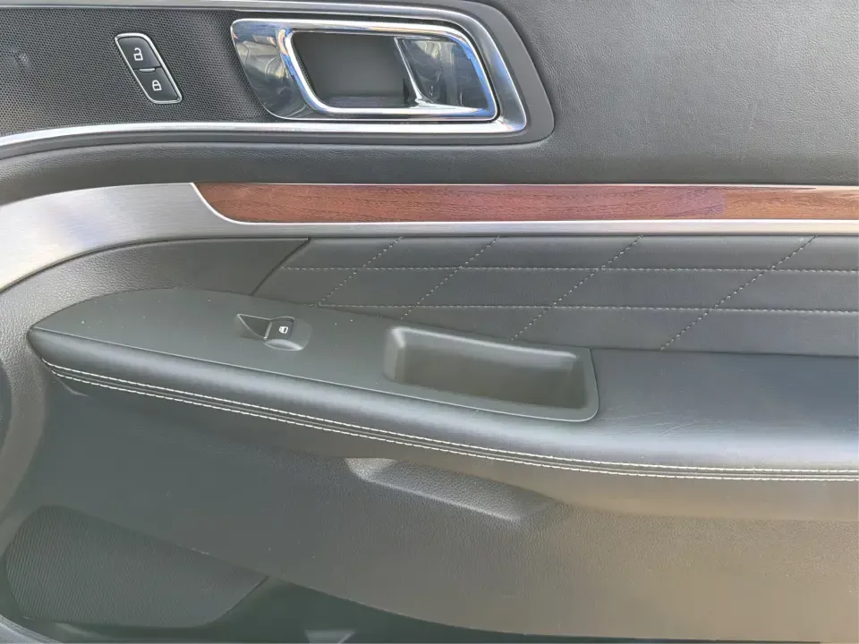 2018 Ford Explorer Platinum (1FM5K8HT1JG) with an EcoBoost 3.5L V-6 gasoline direct injection engine, 6A transmission, located at 401 Woodman Dr, Riverside, OH, 45431, (937) 908-9800, 39.760899, -84.123421 - Load up the family, cue the road-trip playlist, and point your weekend plans toward Indian Lake or a quick getaway down I75-this 2018 Ford Explorer Platinum is built for real-life Ohio driving. With confident 4WD/AWD traction, three-row versatility, and premium comfort, it's an ideal SUV for growing - Photo#20