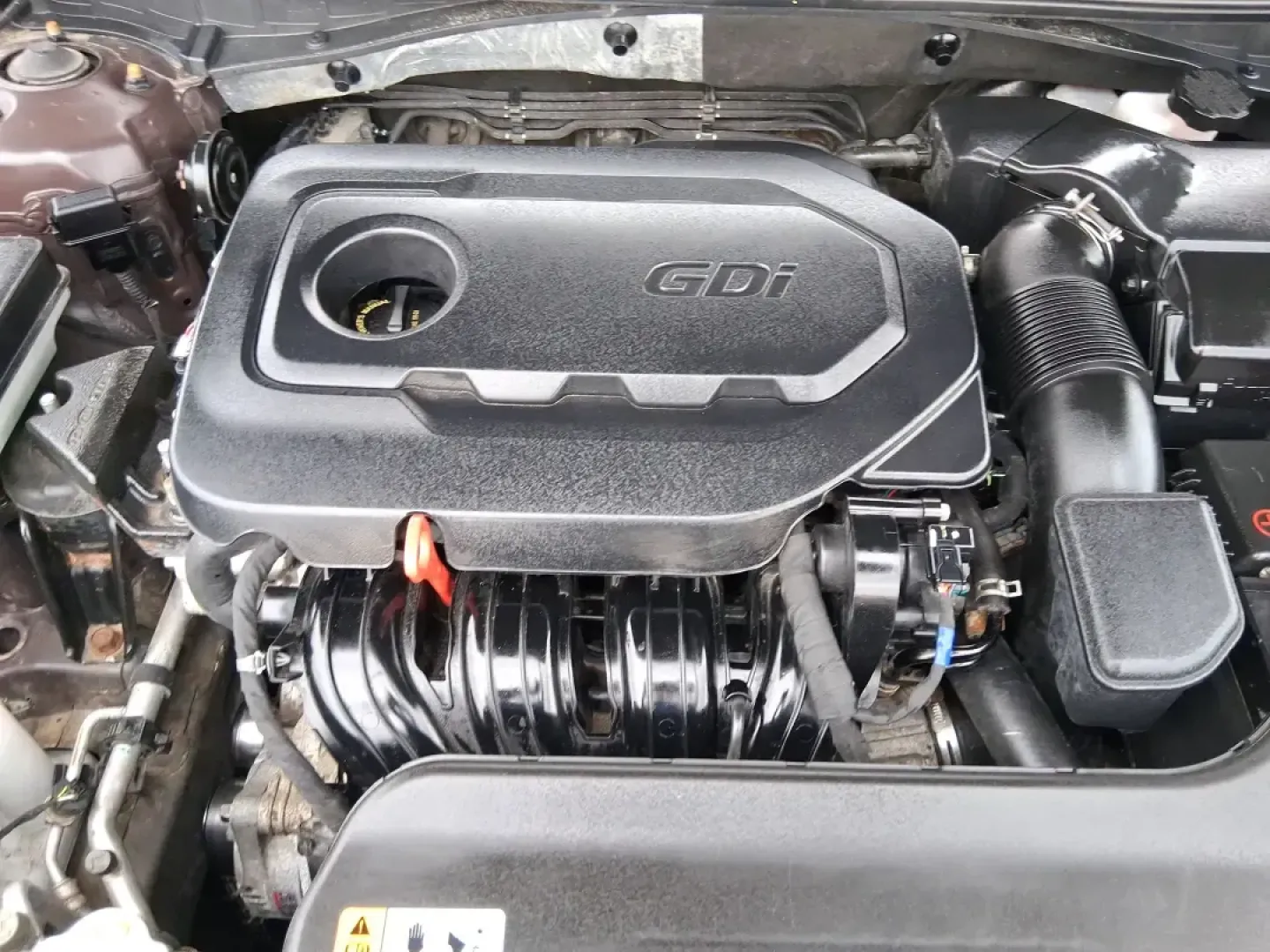 2016 Hyundai Sonata SE (5NPE24AFXGH) with an 2.4L I-4 gasoline direct injection engine, 7A transmission, located at 1184 Kauffman Ave, Fairborn, OH, 45324, (937) 908-9800, 39.807072, -84.030914 - Make every day in Fairborn feel easier-whether you're commuting to Wright-Patterson AFB, shuttling kids between school and practice, or planning a weekend drive out toward Yellow Springs and Glen Helen. This 2016 Hyundai Sonata SE sedan is built for real life: comfortable for long stretches on I675, - Photo#11