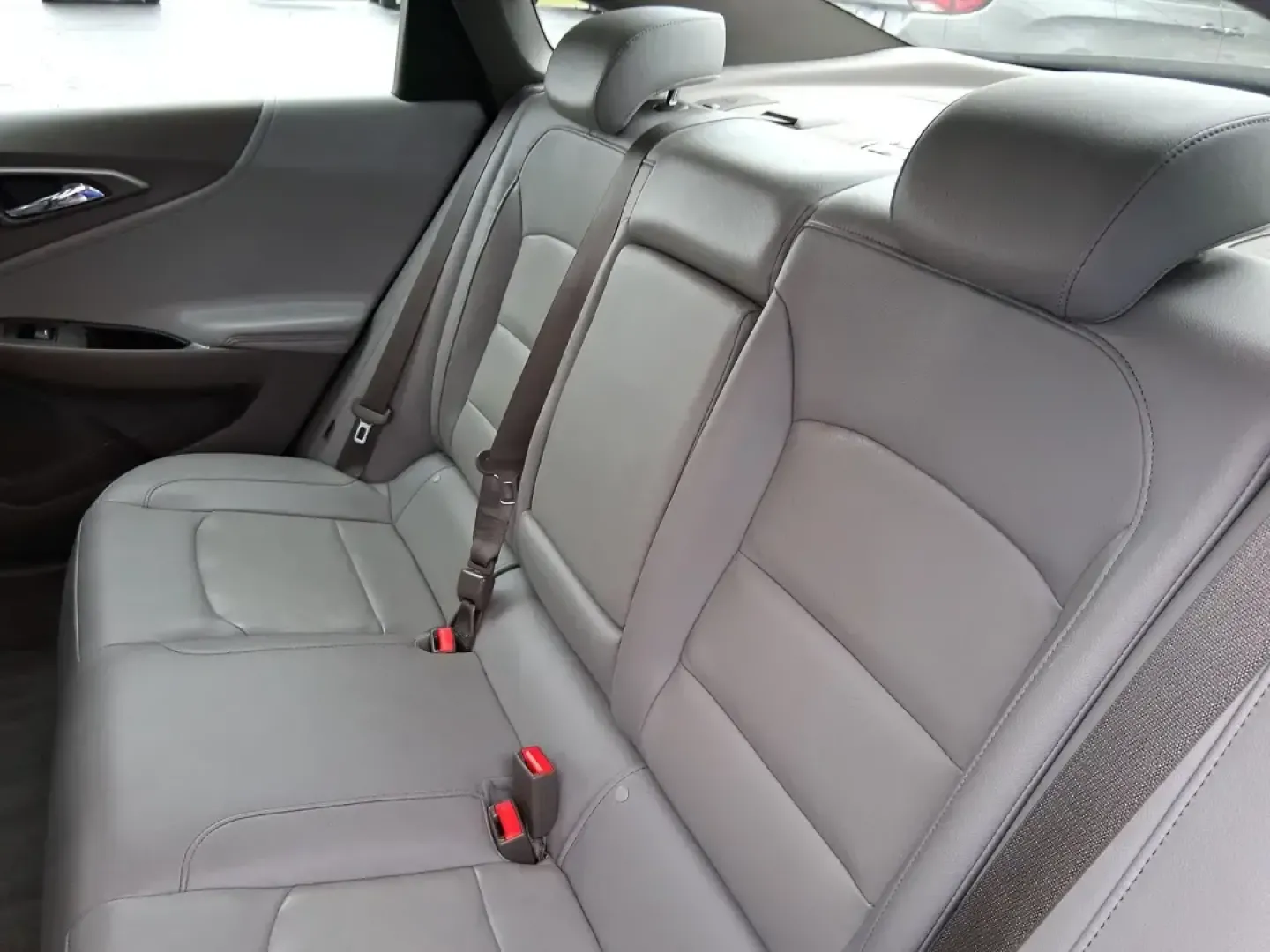 2016 Chevrolet Malibu 1LT (1G1ZE5ST4GF) with an ECOTEC 1.5L I-4 gasoline direct injection engine, 6A transmission, located at 1184 Kauffman Ave, Fairborn, OH, 45324, (937) 908-9800, 39.807072, -84.030914 - Need a dependable sedan for the daily commute to Wright-Patterson AFB, quick school drop-offs, or comfortable weekend drives to Yellow Springs? This 2016 Chevrolet Malibu 1LT is built for real life in Fairborn-efficient, easy to park, and packed with the comfort and safety features that make every m - Photo#10