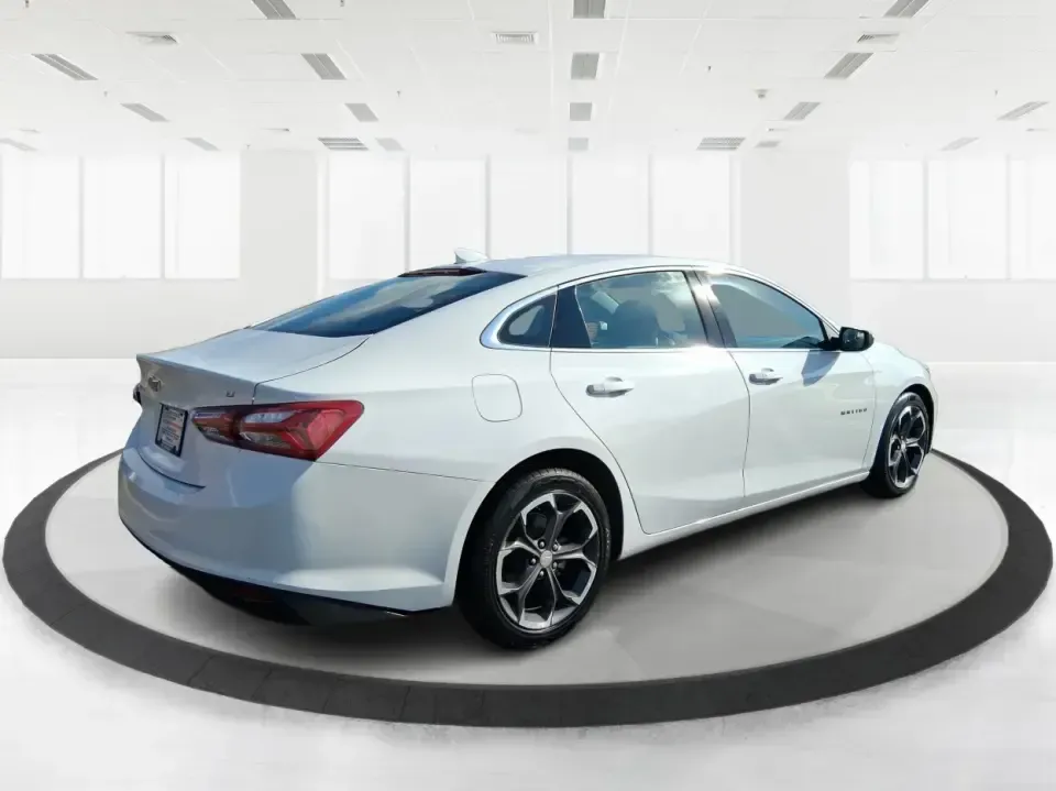 2022 Chevrolet Malibu FWD LT (1G1ZD5ST2NF) with an ECOTEC 1.5L I-4 gasoline direct injection engine, 6A transmission, located at 1184 Kauffman Ave, Fairborn, OH, 45324, (937) 908-9800, 39.807072, -84.030914 - Need a reliable commuter that still feels comfortable for date night in downtown Xenia, the daily school run, or quick weekend escapes toward John Bryan State Park? This 2022 Chevrolet Malibu LT is built for real life-easy to drive, fuel-friendly on regular unleaded, and packed with the comfort and - Photo#2