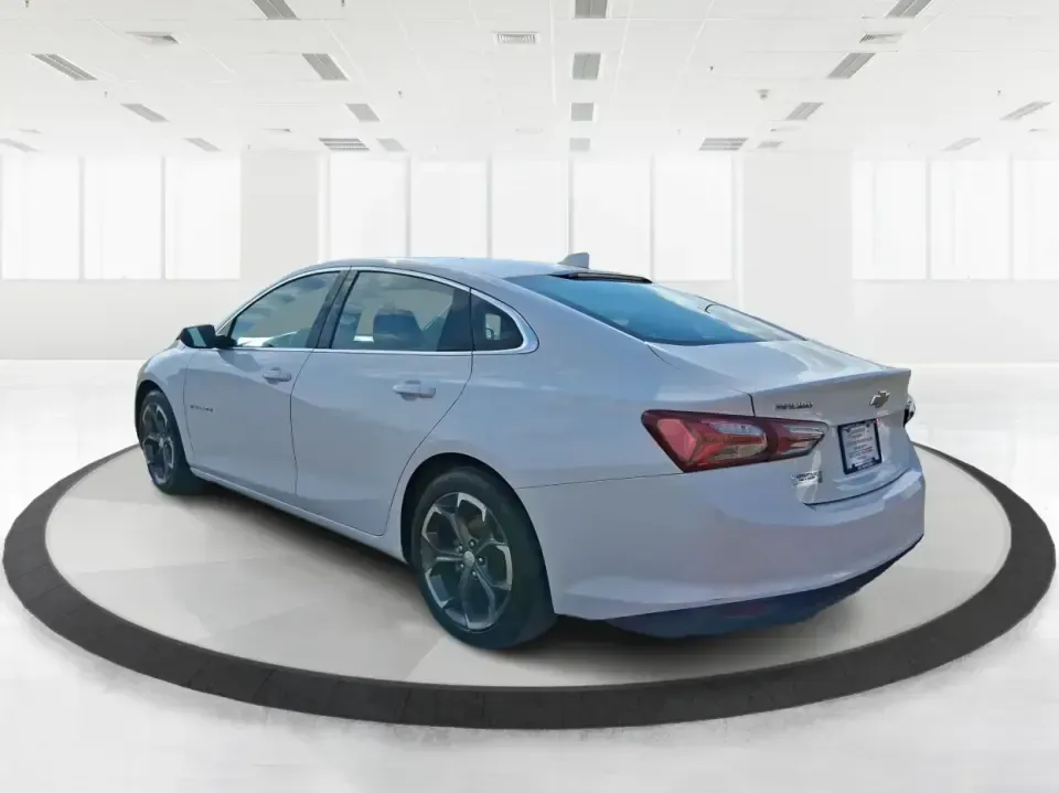 2022 Chevrolet Malibu FWD LT (1G1ZD5ST2NF) with an ECOTEC 1.5L I-4 gasoline direct injection engine, 6A transmission, located at 1184 Kauffman Ave, Fairborn, OH, 45324, (937) 908-9800, 39.807072, -84.030914 - Need a reliable commuter that still feels comfortable for date night in downtown Xenia, the daily school run, or quick weekend escapes toward John Bryan State Park? This 2022 Chevrolet Malibu LT is built for real life-easy to drive, fuel-friendly on regular unleaded, and packed with the comfort and - Photo#4