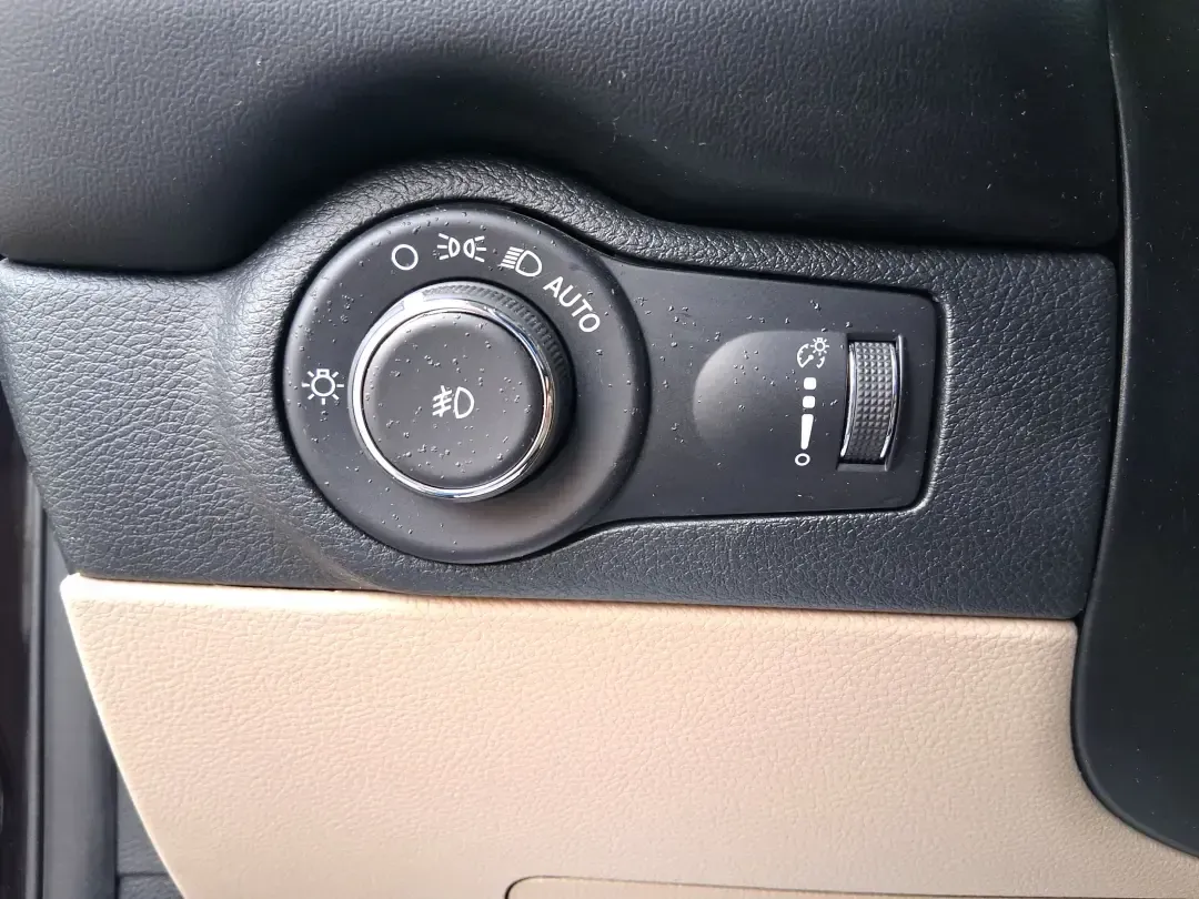 2021 Dodge Durango SXT AWD (1C4RDJAG4MC) with an Pentastar 3.6L V-6 DOHC engine, 8A transmission, located at 1099 N County Rd 25A, Troy, OH, 45373, (937) 908-9800, 40.057079, -84.212883 - Picture your next road trip out of Troy: the kids buckled in, playlists queued, and plenty of room for coolers, sports gear, or weekend luggage-without giving up confident all-weather traction. This 2021 Dodge Durango SXT AWD is built for real life in Ohio, whether you're commuting toward Dayton, ta - Photo#15