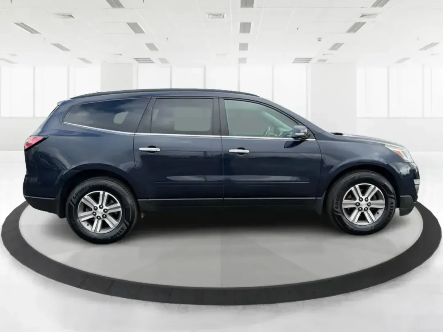 2016 Chevrolet Traverse 2LT (1GNKVHKD0GJ) with an 3.6L V-6 gasoline direct injection engine, 6-Speed Automatic transmission, located at 401 Woodman Dr, Riverside, OH, 45431, (937) 908-9800, 39.760899, -84.123421 - Pack up the kids, cue up the playlist, and point the GPS toward your next weekend getaway-this 2016 Chevrolet Traverse 2LT is the kind of roomy, confident SUV that makes school runs, long commutes, and road trips out of Riverside feel easy and comfortable. With seating flexibility, family-friendly s - Photo#1