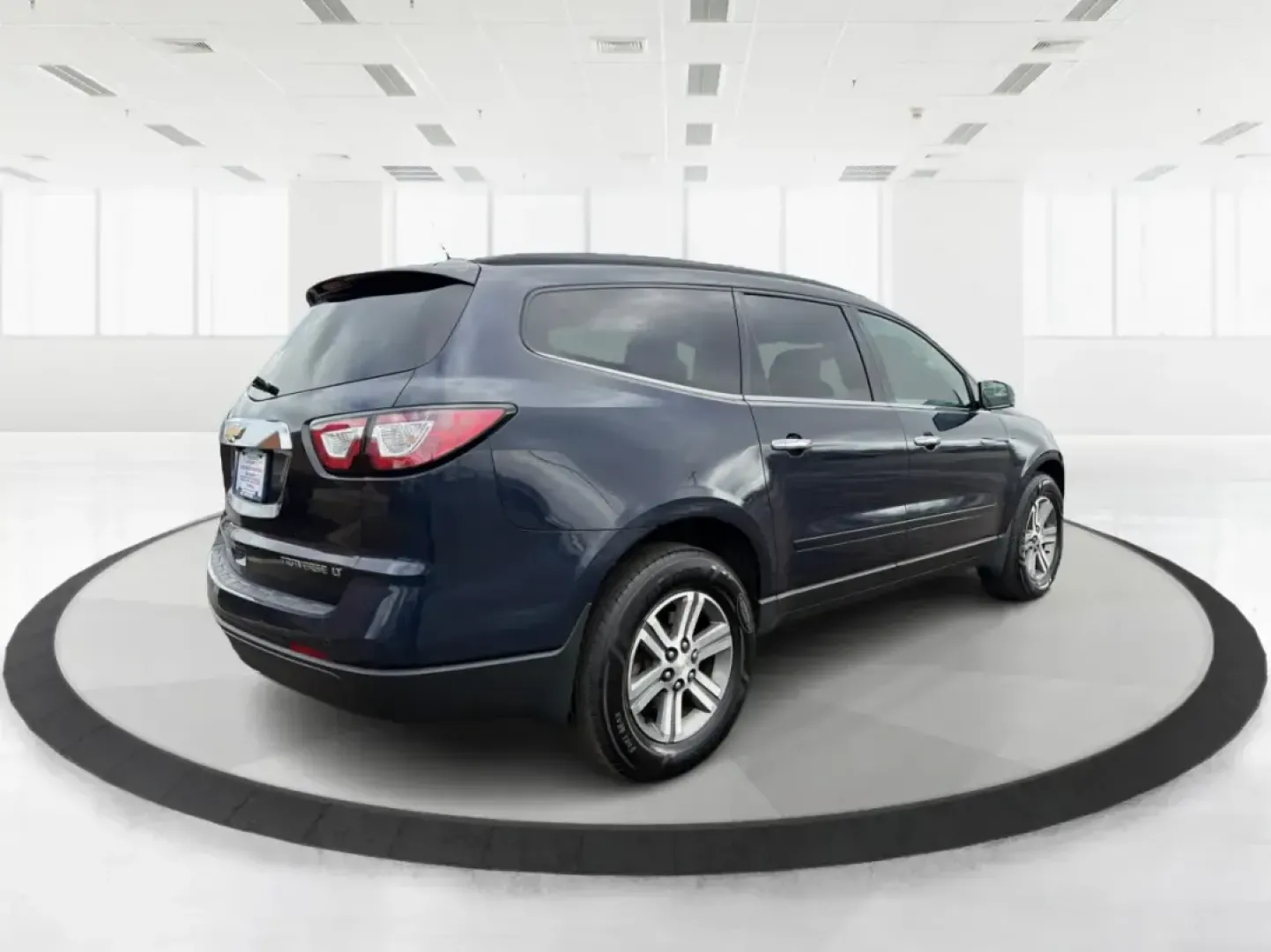 2016 Chevrolet Traverse 2LT (1GNKVHKD0GJ) with an 3.6L V-6 gasoline direct injection engine, 6-Speed Automatic transmission, located at 401 Woodman Dr, Riverside, OH, 45431, (937) 908-9800, 39.760899, -84.123421 - Pack up the kids, cue up the playlist, and point the GPS toward your next weekend getaway-this 2016 Chevrolet Traverse 2LT is the kind of roomy, confident SUV that makes school runs, long commutes, and road trips out of Riverside feel easy and comfortable. With seating flexibility, family-friendly s - Photo#2