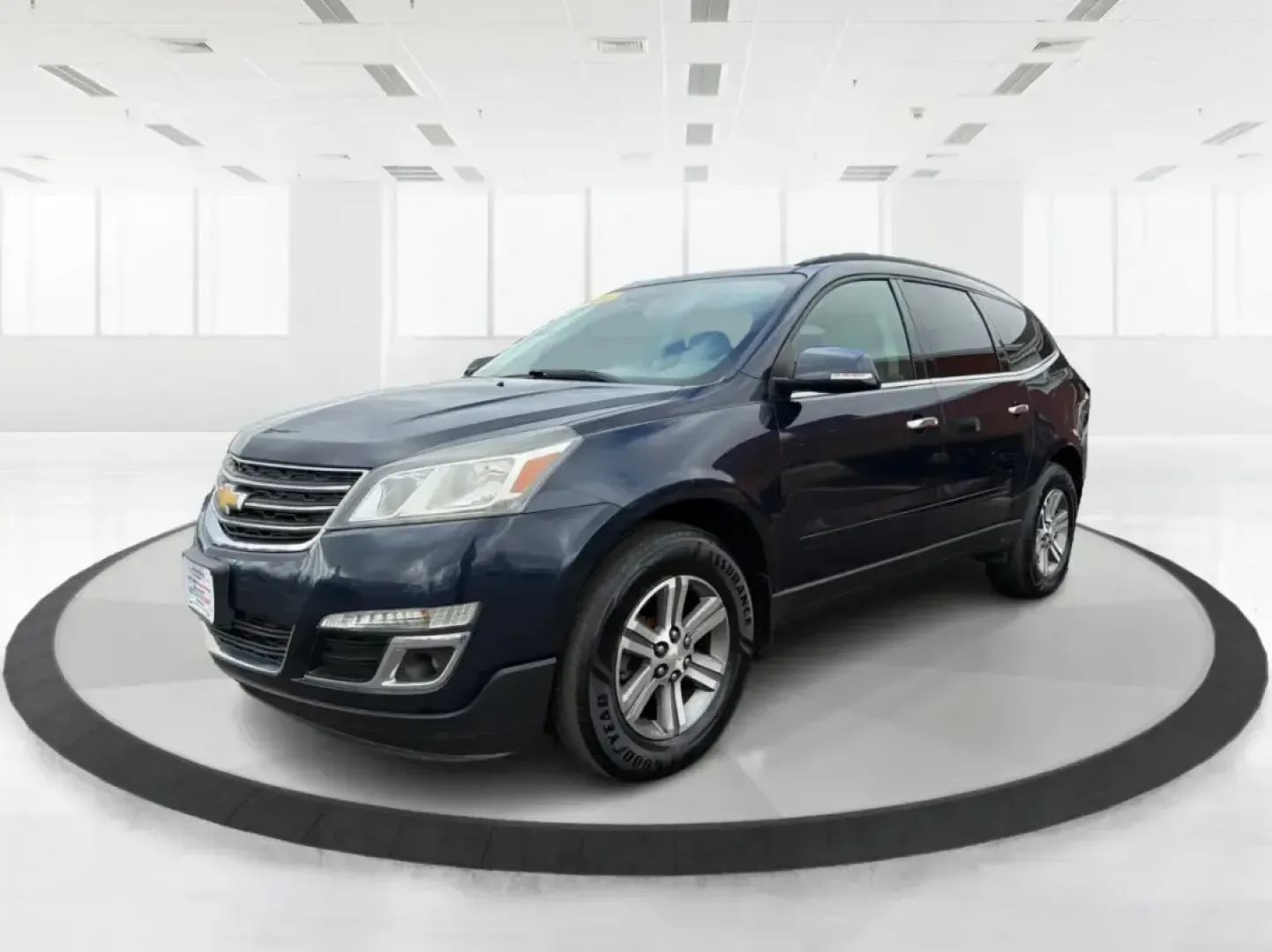 2016 Chevrolet Traverse 2LT (1GNKVHKD0GJ) with an 3.6L V-6 gasoline direct injection engine, 6-Speed Automatic transmission, located at 401 Woodman Dr, Riverside, OH, 45431, (937) 908-9800, 39.760899, -84.123421 - Pack up the kids, cue up the playlist, and point the GPS toward your next weekend getaway-this 2016 Chevrolet Traverse 2LT is the kind of roomy, confident SUV that makes school runs, long commutes, and road trips out of Riverside feel easy and comfortable. With seating flexibility, family-friendly s - Photo#8