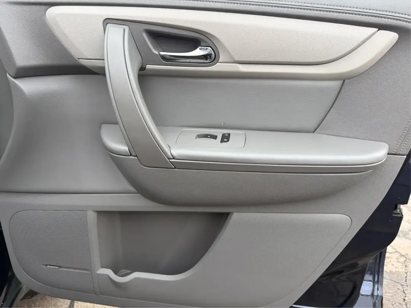 2016 Chevrolet Traverse 2LT (1GNKVHKD0GJ) with an 3.6L V-6 gasoline direct injection engine, 6-Speed Automatic transmission, located at 401 Woodman Dr, Riverside, OH, 45431, (937) 908-9800, 39.760899, -84.123421 - Pack up the kids, cue up the playlist, and point the GPS toward your next weekend getaway-this 2016 Chevrolet Traverse 2LT is the kind of roomy, confident SUV that makes school runs, long commutes, and road trips out of Riverside feel easy and comfortable. With seating flexibility, family-friendly s - Photo#20