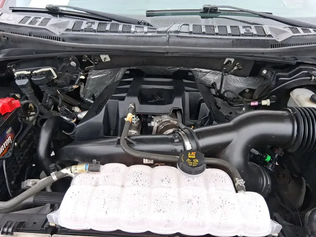 2016 Ford F-150 XLT (1FTEW1EP1GK) with an 2.7L V6 DOHC 24V engine, 6A transmission, located at 8750 N County Rd 25A, Piqua, OH, 45356, (937) 908-9800, 40.164391, -84.232513 - Need one truck that can handle weekday work runs, Saturday projects, and a last-minute road trip up I75 without breaking a sweat? This 2016 Ford F150 XLT Crew Cab 4WD is built for the doitall lifestyle-room for the crew, confidence in Ohio weather, and the capability to tow, haul, and explore while - Photo#11