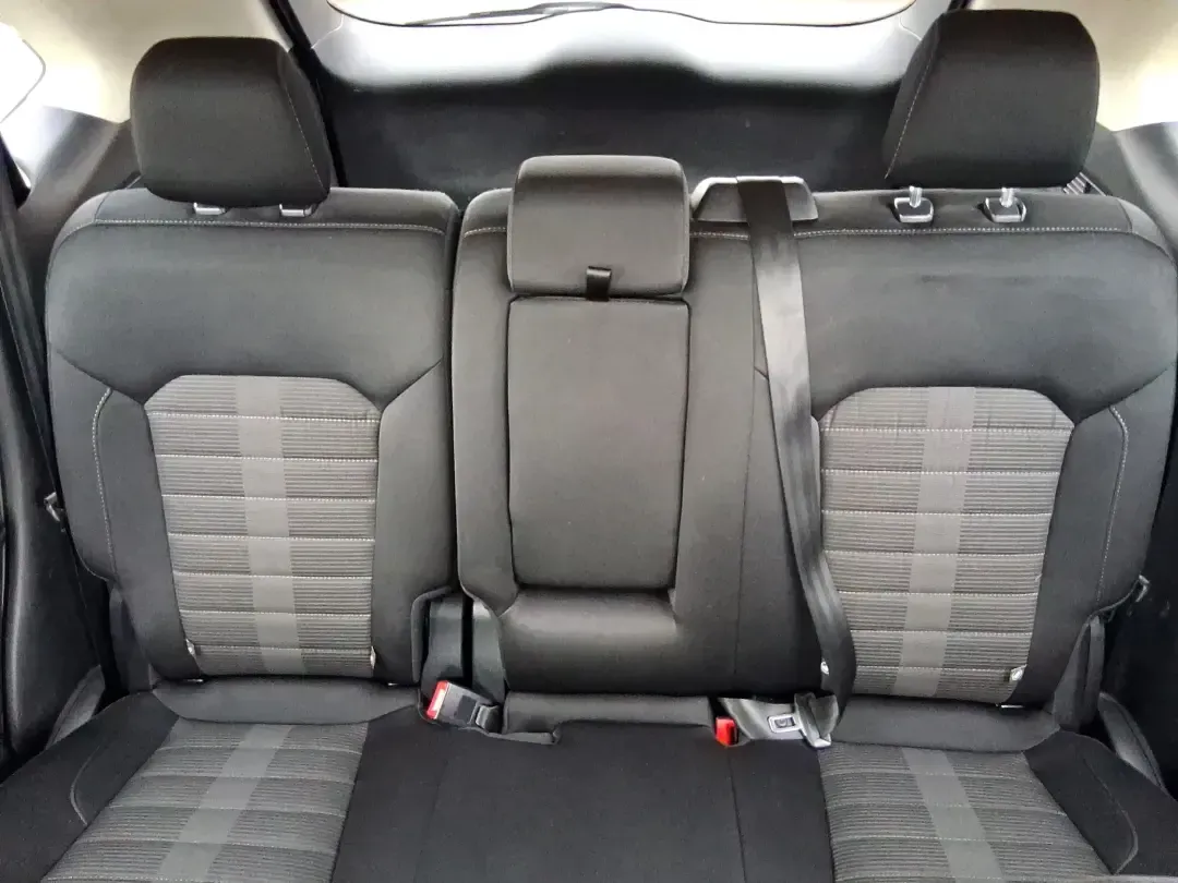 2018 Ford Edge SEL (2FMPK4J95JB) with an 2.0L L4 DOHC 16V engine, 6A transmission, located at 880 E. National Road, Vandalia, OH, 45377, (937) 908-9800, 39.891918, -84.183594 - Load up the family, point the hood toward a weekend getaway, and enjoy the confident, all-weather versatility that makes an SUV the go-to choice in Ohio-this 2018 Ford Edge SEL is built for real life, from school runs and grocery trips to road trips out toward Indian Lake or a day exploring downtown - Photo#14