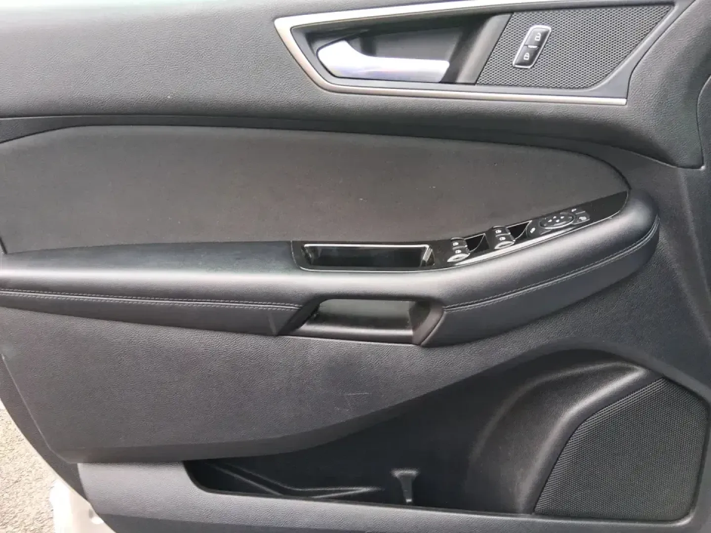 2018 Ford Edge SEL (2FMPK4J95JB) with an 2.0L L4 DOHC 16V engine, 6A transmission, located at 8750 N County Rd 25A, Piqua, OH, 45356, (937) 908-9800, 40.164391, -84.232513 - Load up the family, point the hood toward a weekend getaway, and enjoy the confident, all-weather versatility that makes an SUV the go-to choice in Ohio-this 2018 Ford Edge SEL is built for real life, from school runs and grocery trips to road trips out toward Indian Lake or a day exploring downtown - Photo#19