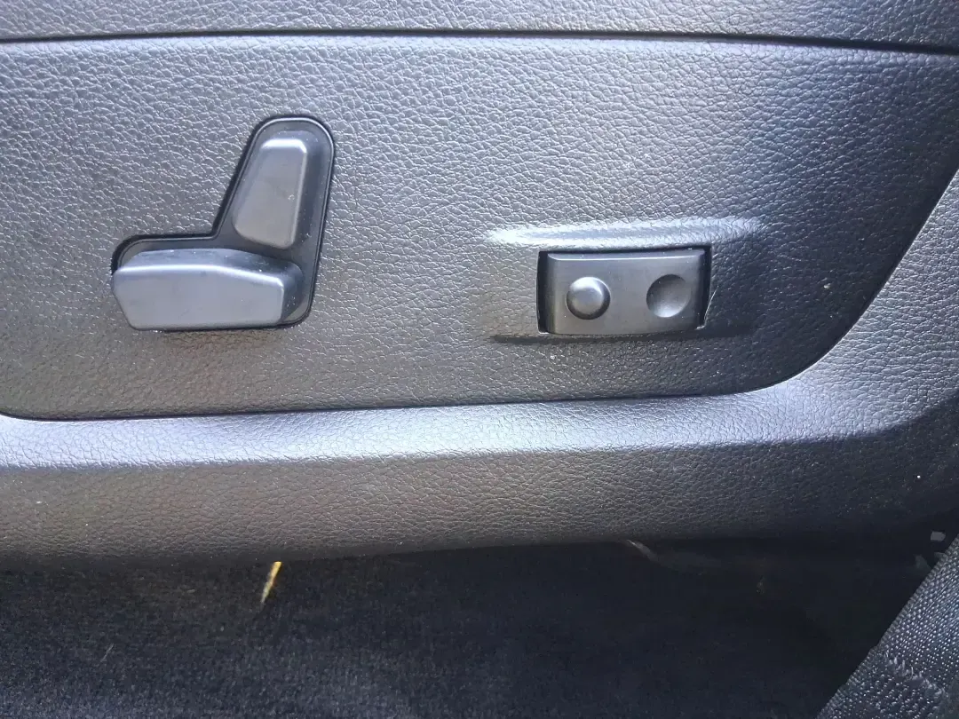 2016 Ram 1500 Lone Star (1C6RR7LT7GS) with an 5.7L V8 OHV 16V engine, 6A transmission, located at 401 Woodman Dr, Riverside, OH, 45431, (937) 908-9800, 39.760899, -84.123421 - Built for Midwest workweeks and weekend getaways, this 2016 Ram 1500 Lone Star Crew Cab is the kind of truck that fits real life in Riverside, Ohio-whether you're hauling gear for a home project, towing the toys for a trip out toward the Miami Valley, or loading up the family for a long road day on - Photo#17