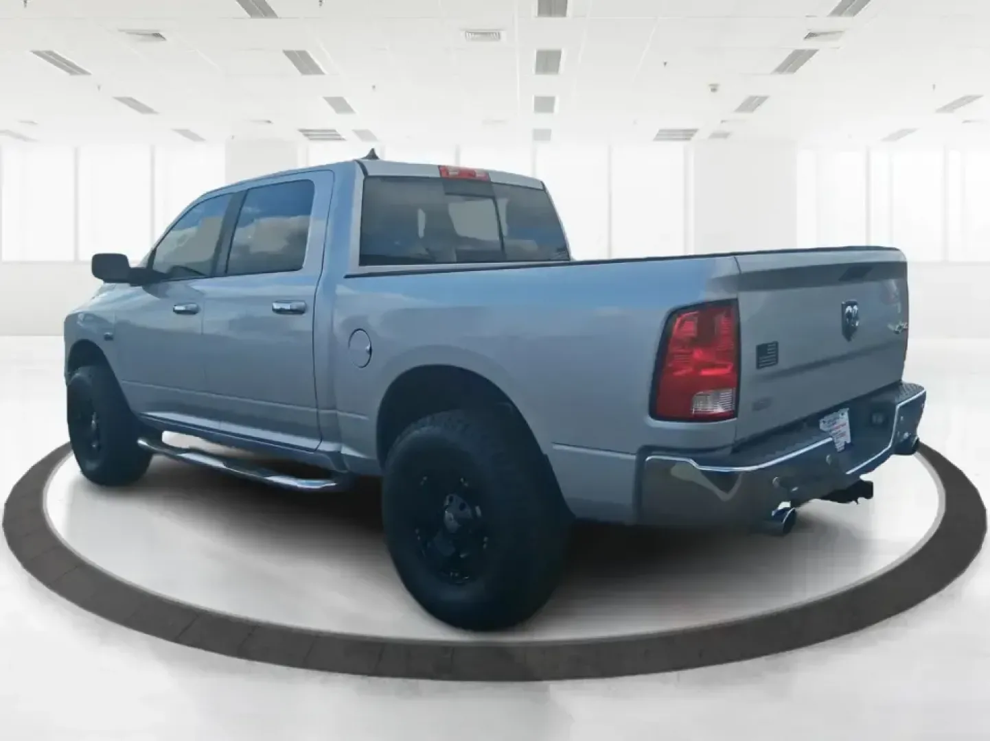 2016 Ram 1500 Lone Star (1C6RR7LT7GS) with an 5.7L V8 OHV 16V engine, 6A transmission, located at 401 Woodman Dr, Riverside, OH, 45431, (937) 908-9800, 39.760899, -84.123421 - Built for Midwest workweeks and weekend getaways, this 2016 Ram 1500 Lone Star Crew Cab is the kind of truck that fits real life in Riverside, Ohio-whether you're hauling gear for a home project, towing the toys for a trip out toward the Miami Valley, or loading up the family for a long road day on - Photo#4