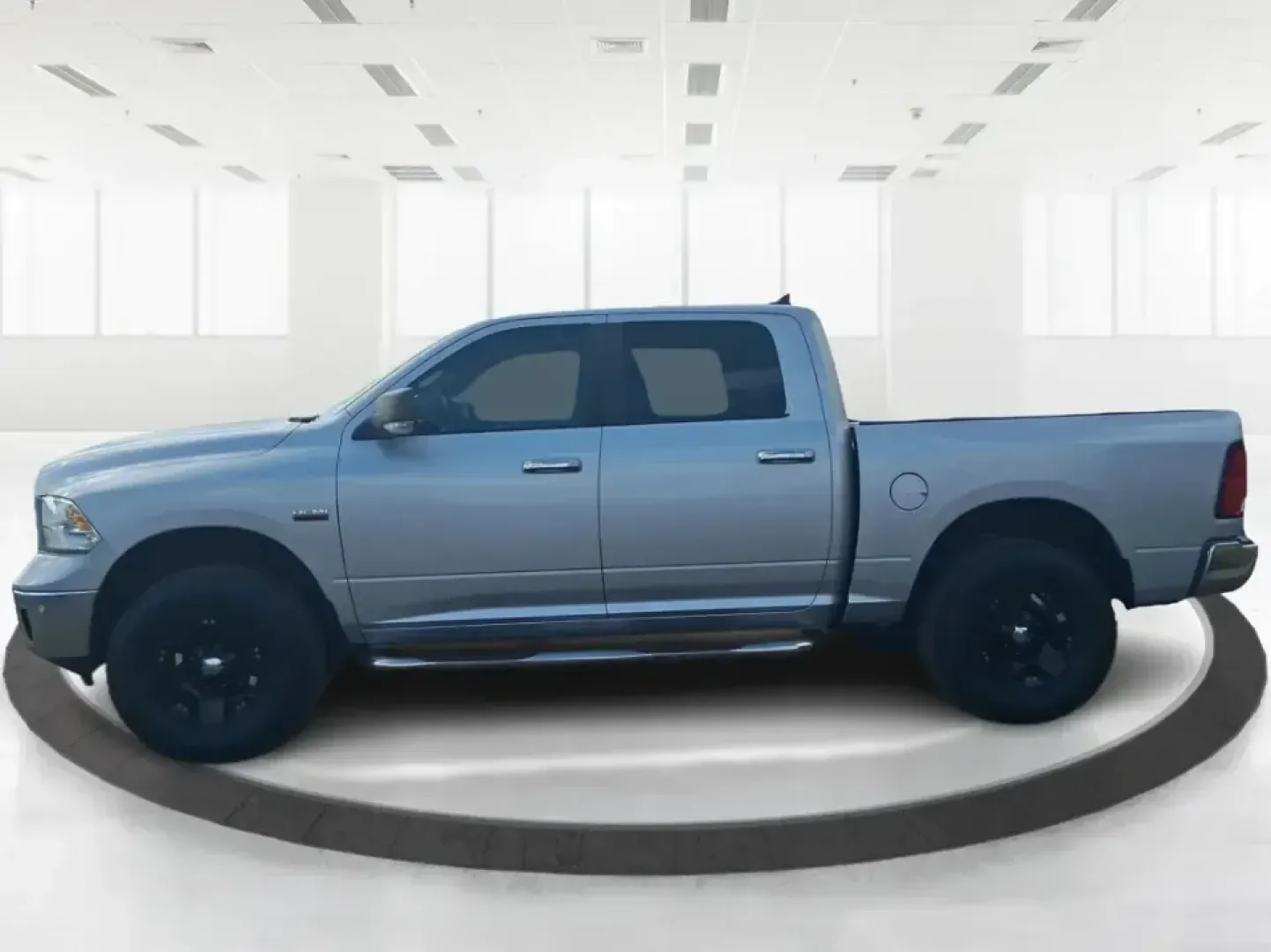 2016 Ram 1500 Lone Star (1C6RR7LT7GS) with an 5.7L V8 OHV 16V engine, 6A transmission, located at 401 Woodman Dr, Riverside, OH, 45431, (937) 908-9800, 39.760899, -84.123421 - Built for Midwest workweeks and weekend getaways, this 2016 Ram 1500 Lone Star Crew Cab is the kind of truck that fits real life in Riverside, Ohio-whether you're hauling gear for a home project, towing the toys for a trip out toward the Miami Valley, or loading up the family for a long road day on - Photo#5