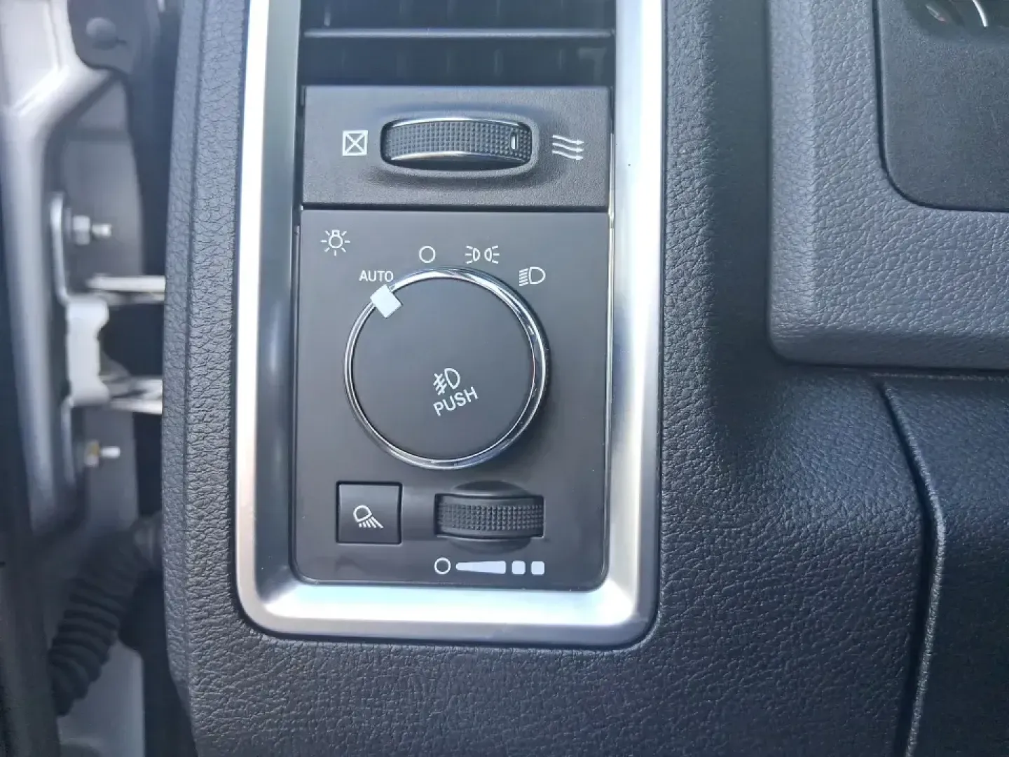 2016 Ram 1500 Lone Star (1C6RR7LT7GS) with an 5.7L V8 OHV 16V engine, 6A transmission, located at 401 Woodman Dr, Riverside, OH, 45431, (937) 908-9800, 39.760899, -84.123421 - Built for Midwest workweeks and weekend getaways, this 2016 Ram 1500 Lone Star Crew Cab is the kind of truck that fits real life in Riverside, Ohio-whether you're hauling gear for a home project, towing the toys for a trip out toward the Miami Valley, or loading up the family for a long road day on - Photo#16