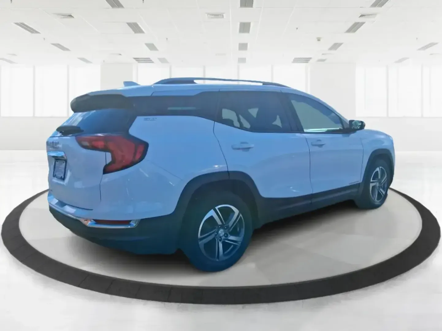 2020 GMC Terrain FWD SLT (3GKALPEVXLL) with an 1.4L L4 DOHC 16V TURBO engine, 6A transmission, located at 401 Woodman Dr, Riverside, OH, 45431, (937) 908-9800, 39.760899, -84.123421 - Picture your next week going smoother: a comfortable SUV for the daily commute down OH-35, school drop-offs, and quick grocery runs-plus the kind of confidence you want for a weekend drive to Carillon Historical Park, a day at the National Museum of the U.S. Air Force, or an easy road trip out towar - Photo#2