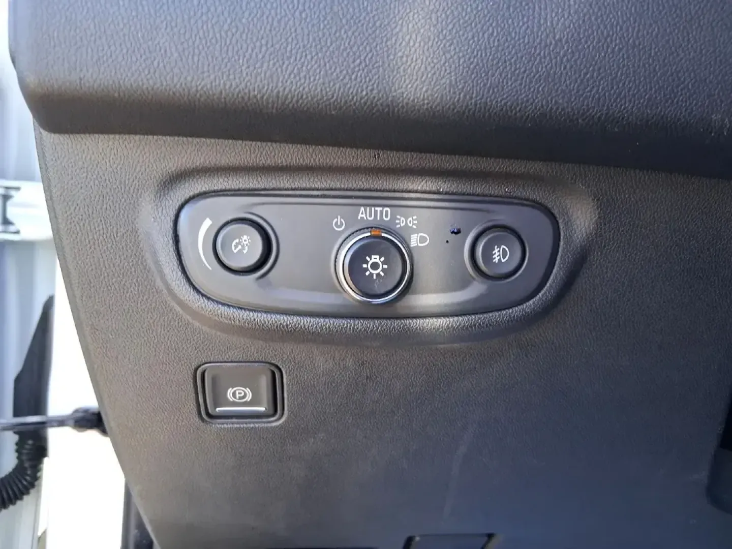 2020 GMC Terrain FWD SLT (3GKALPEVXLL) with an 1.4L L4 DOHC 16V TURBO engine, 6A transmission, located at 401 Woodman Dr, Riverside, OH, 45431, (937) 908-9800, 39.760899, -84.123421 - Picture your next week going smoother: a comfortable SUV for the daily commute down OH-35, school drop-offs, and quick grocery runs-plus the kind of confidence you want for a weekend drive to Carillon Historical Park, a day at the National Museum of the U.S. Air Force, or an easy road trip out towar - Photo#17