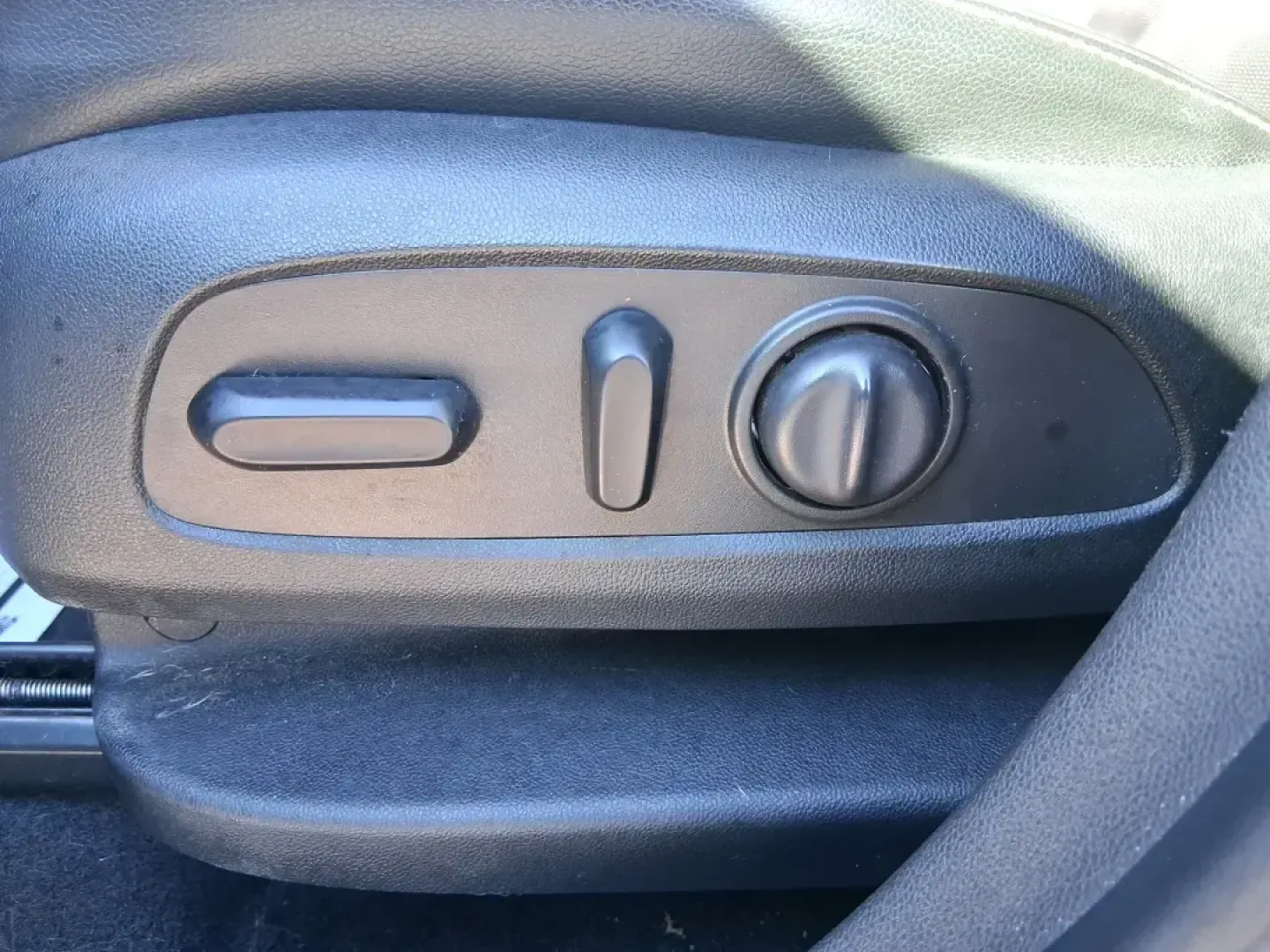 2020 GMC Terrain FWD SLT (3GKALPEVXLL) with an 1.4L L4 DOHC 16V TURBO engine, 6A transmission, located at 401 Woodman Dr, Riverside, OH, 45431, (937) 908-9800, 39.760899, -84.123421 - Picture your next week going smoother: a comfortable SUV for the daily commute down OH-35, school drop-offs, and quick grocery runs-plus the kind of confidence you want for a weekend drive to Carillon Historical Park, a day at the National Museum of the U.S. Air Force, or an easy road trip out towar - Photo#18