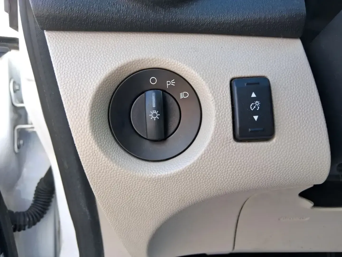 2013 Ford Fiesta SE (3FADP4BJXDM) with an 1.6L I-4 DOHC engine, located at 1951 S Dayton Lakeview Rd., New Carlisle, OH, 45344, (937) 908-9800, 39.890999, -84.050255 - Need a smart, efficient commuter that's easy to park downtown, nimble on I70, and still comfortable for weekend errands or a quick getaway to Springfield or Dayton? This 2013 Ford Fiesta SE Sedan in Oxford White delivers practical daily driving with the kind of budget-friendly ownership that fits re - Photo#17