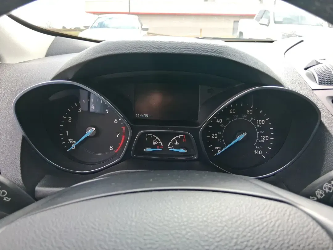 2019 Ford Escape SEL (1FMCU9HD7KU) with an 1.5L L4 DOHC 16V engine, 6A transmission, located at 1230 East Main St, Xenia, OH, 45385, (937) 908-9800, 39.688026, -83.910172 - Weekend road trips to John Bryan State Park, daily commutes down US-35, or the school-and-sports shuffle around Greene County-this 2019 Ford Escape SEL is the kind of compact SUV that fits real life in Xenia, Ohio. With confident AWD capability, a comfortable cabin, and practical cargo space, it's a - Photo#14