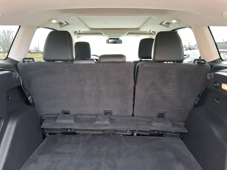 2019 Ford Escape SEL (1FMCU9HD7KU) with an 1.5L L4 DOHC 16V engine, 6A transmission, located at 1230 East Main St, Xenia, OH, 45385, (937) 908-9800, 39.688026, -83.910172 - Weekend road trips to John Bryan State Park, daily commutes down US-35, or the school-and-sports shuffle around Greene County-this 2019 Ford Escape SEL is the kind of compact SUV that fits real life in Xenia, Ohio. With confident AWD capability, a comfortable cabin, and practical cargo space, it's a - Photo#11