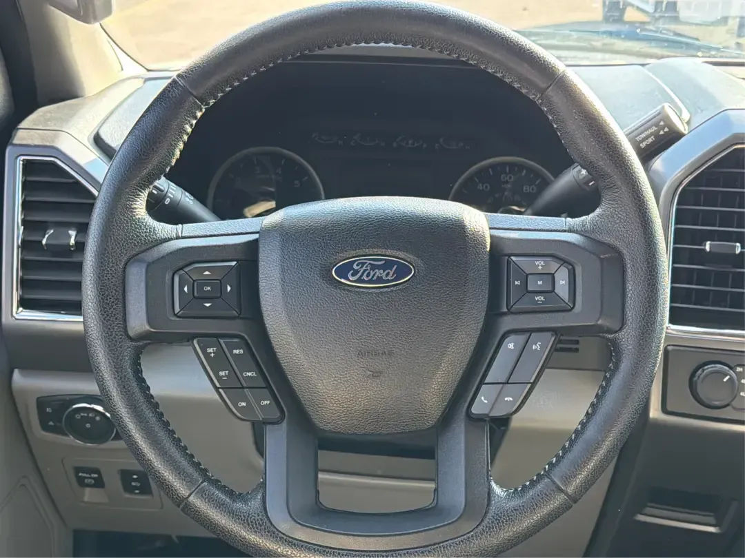 2015 Ford F-150 XLT (1FTEW1EP2FK) with an 2.7L V6 DOHC 24V engine, 6-Speed Automatic transmission, located at 1230 East Main St, Xenia, OH, 45385, (937) 908-9800, 39.688026, -83.910172 - Picture your next weekend: the bed loaded for a Greene County lake day, the family comfortable in a roomy Crew Cab, and 4WD ready when the weather turns on I35 or you decide to explore back roads outside Xenia. This 2015 Ford F-150 XLT is built for real life-work, play, towing, and everyday errands- - Photo#15