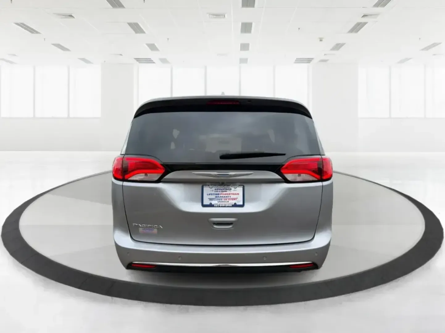 2017 Chrysler Pacifica Touring-L (2C4RC1BG1HR) with an Pentastar 3.6L V-6 DOHC engine, 6A transmission, located at 401 Woodman Dr, Riverside, OH, 45431, (937) 908-9800, 39.760899, -84.123421 - Life gets busy fast-school drop-offs, long commutes, weekend tournaments, and road trips that somehow require half the house. If you need one vehicle that can handle the everyday grind and still feel comfortable when you're headed out for a family getaway, this **2017 Chrysler Pacifica Touring-L** i - Photo#3