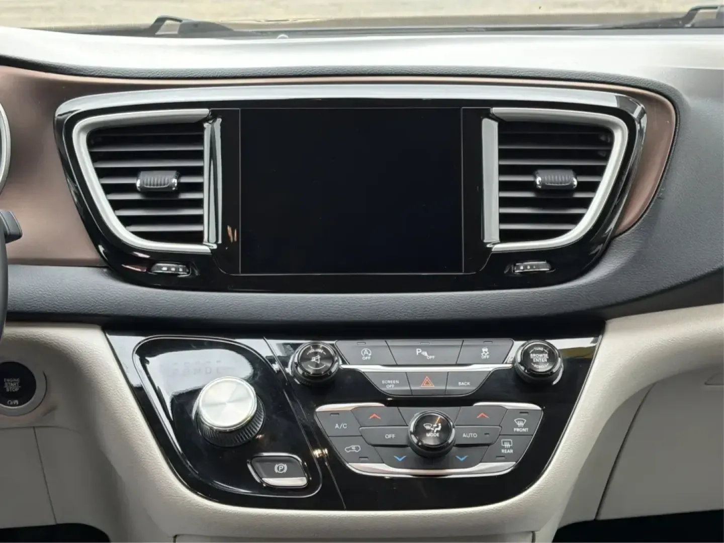 2017 Chrysler Pacifica Touring-L (2C4RC1BG1HR) with an Pentastar 3.6L V-6 DOHC engine, 6A transmission, located at 401 Woodman Dr, Riverside, OH, 45431, (937) 908-9800, 39.760899, -84.123421 - Life gets busy fast-school drop-offs, long commutes, weekend tournaments, and road trips that somehow require half the house. If you need one vehicle that can handle the everyday grind and still feel comfortable when you're headed out for a family getaway, this **2017 Chrysler Pacifica Touring-L** i - Photo#13