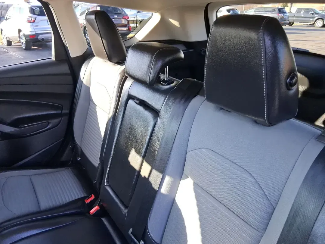 2019 Ford Escape SE (1FMCU0GD6KU) with an 1.5L L4 DOHC 16V engine, 6A transmission, located at 401 Woodman Dr, Riverside, OH, 45431, (937) 908-9800, 39.760899, -84.123421 - Need a dependable SUV for long commutes down I-675, quick school drop-offs, and weekend getaways to Carillon Historical Park or a day at the National Museum of the U.S. Air Force? This 2019 Ford Escape SE in Agate Black Metallic is built for real-life driving in and around Riverside, Ohio-comfortabl - Photo#10