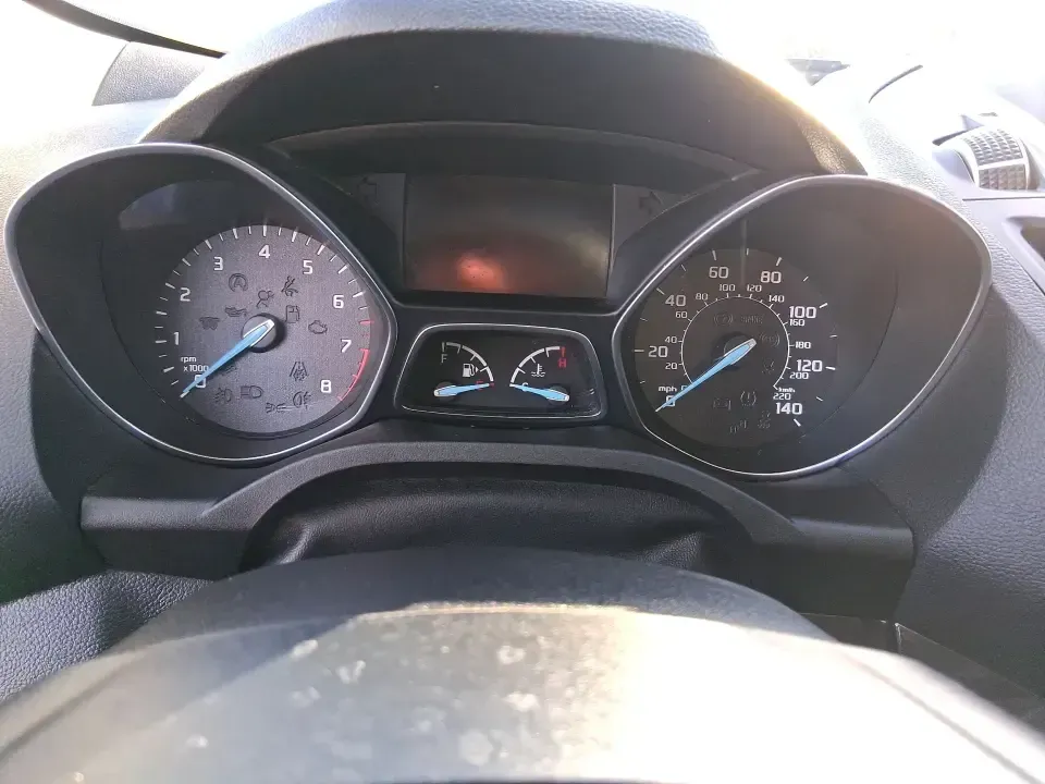 2019 Ford Escape SE (1FMCU0GD6KU) with an 1.5L L4 DOHC 16V engine, 6A transmission, located at 401 Woodman Dr, Riverside, OH, 45431, (937) 908-9800, 39.760899, -84.123421 - Need a dependable SUV for long commutes down I-675, quick school drop-offs, and weekend getaways to Carillon Historical Park or a day at the National Museum of the U.S. Air Force? This 2019 Ford Escape SE in Agate Black Metallic is built for real-life driving in and around Riverside, Ohio-comfortabl - Photo#15