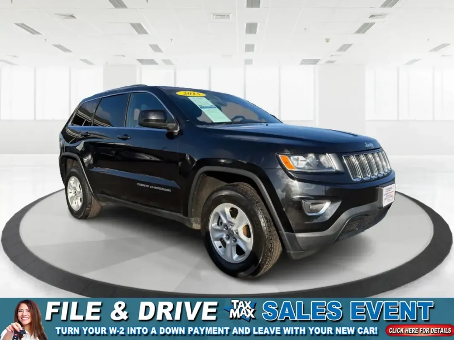 2015 Jeep Grand Cherokee Laredo (1C4RJFAG7FC) with an 3.6L V-6 DOHC engine, 8-Speed Automatic transmission, located at 401 Woodman Dr, Riverside, OH, 45431, (937) 908-9800, 39.760899, -84.123421 - Picture your next weekend: you're loading up the family for a quick getaway to Caesars Creek, grabbing groceries after work, or cruising I-675 toward Dayton with a confident, comfortable SUV that feels ready for anything Ohio weather throws your way. This 2015 Jeep Grand Cherokee Laredo 4WD is built - Photo#0